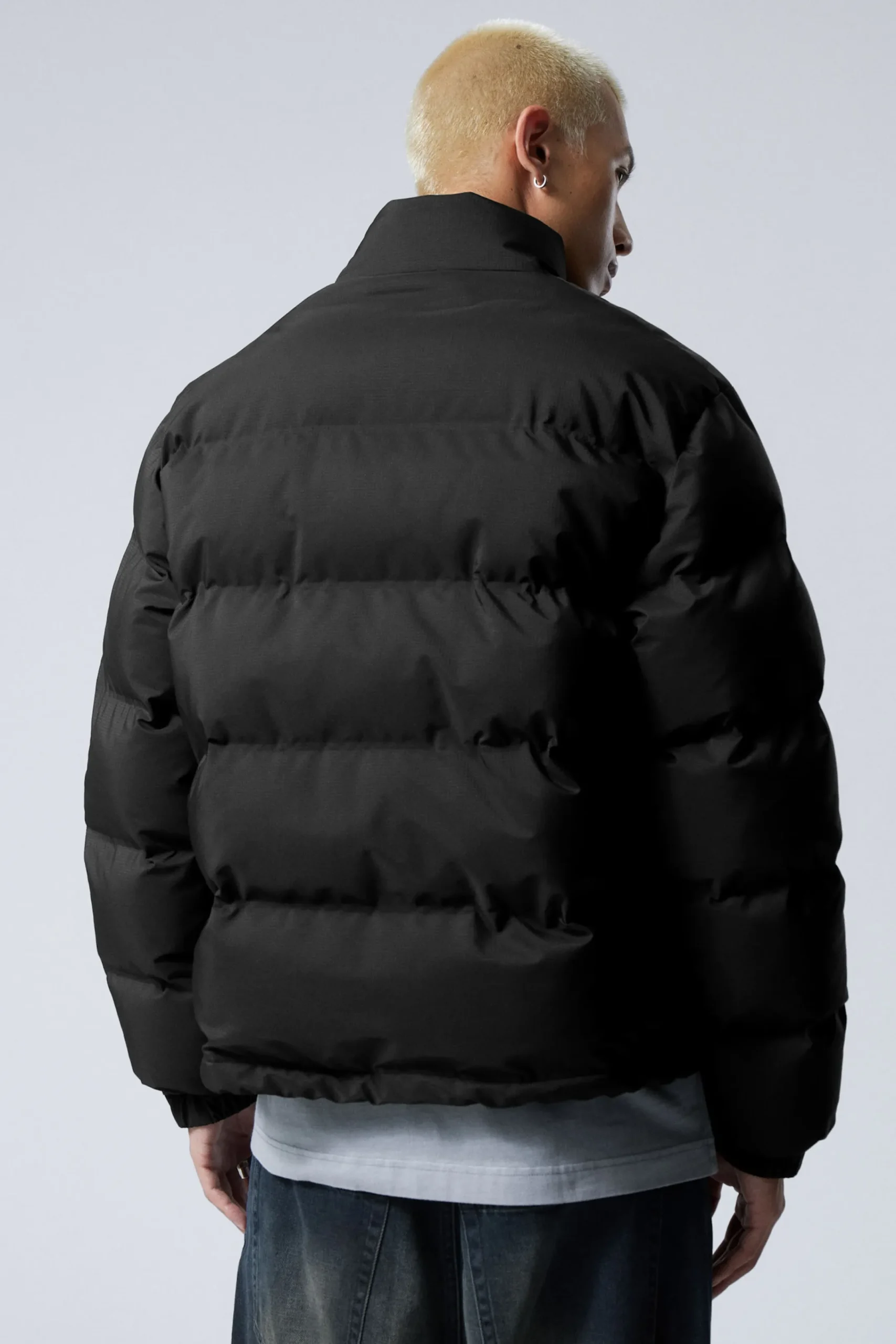 cole_puffer_3-2.webp Weekday Jackor & Rockar<COLE PUFFER