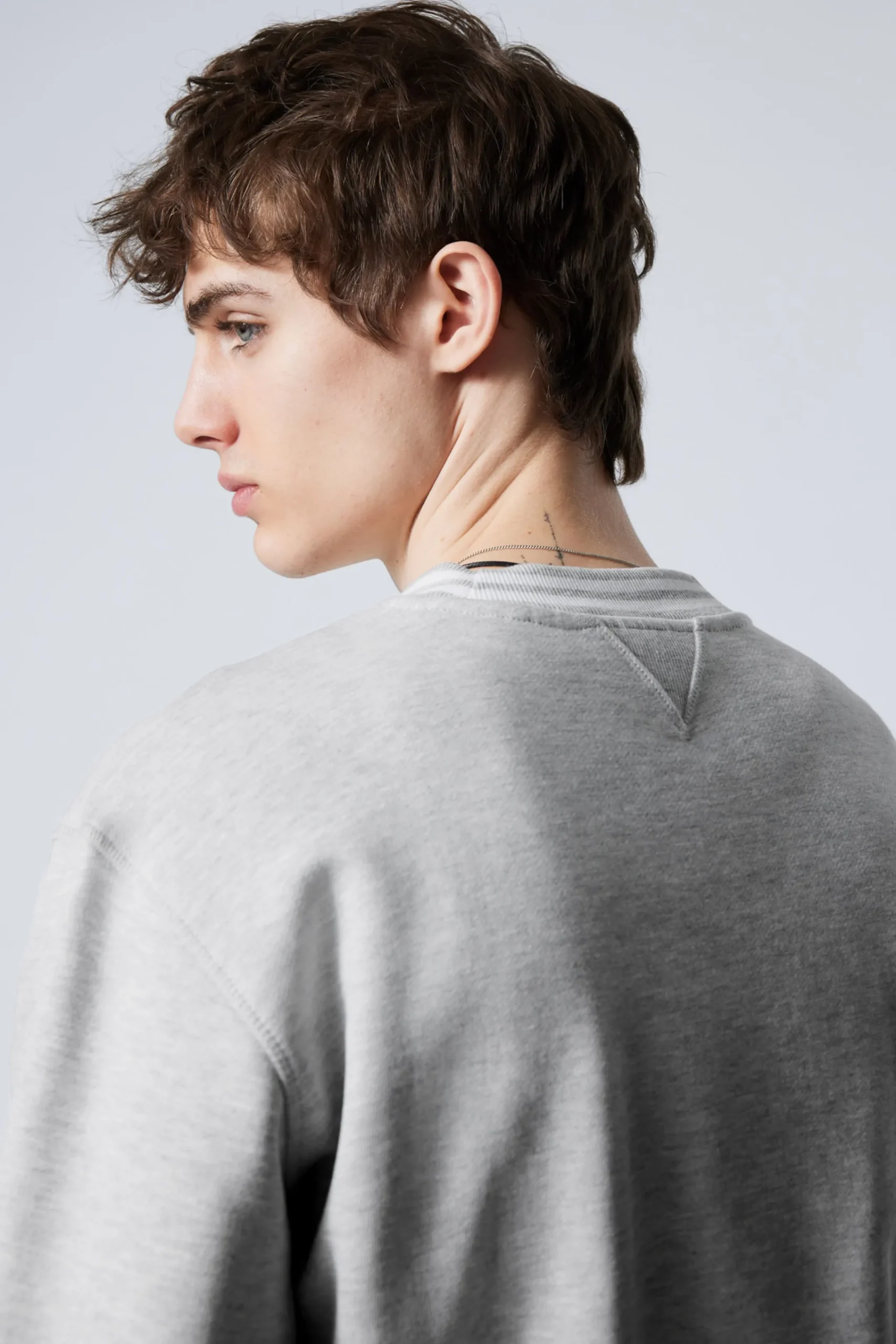 cropped_cotton_fleece_sweatshirt_3.webp Weekday Sweatshirts<CROPPED COTTON FLEECE SWEATSHIRT