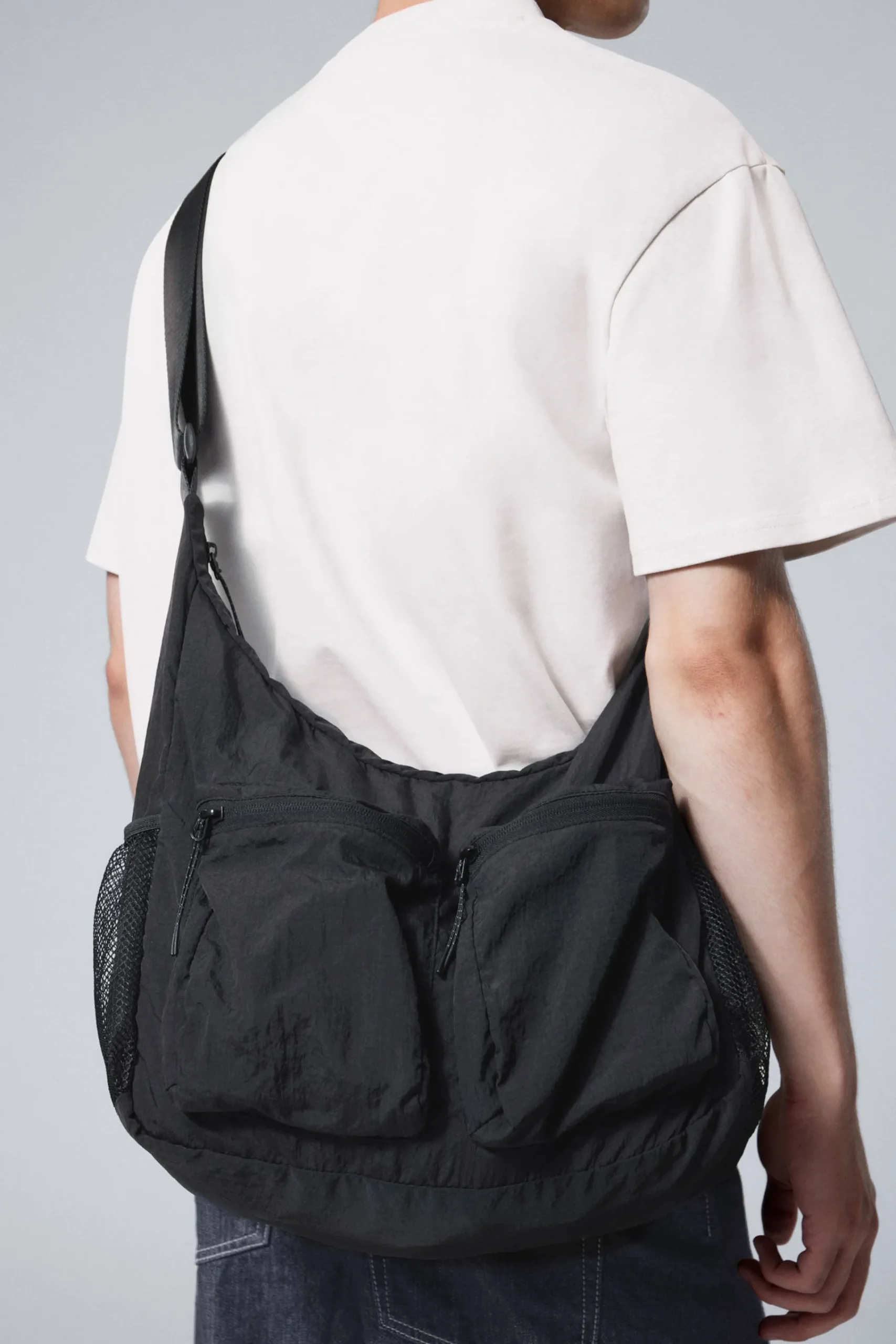 Weekday Väskor | Väskor<CROSSBODY-VÄSKA MED FICKOR