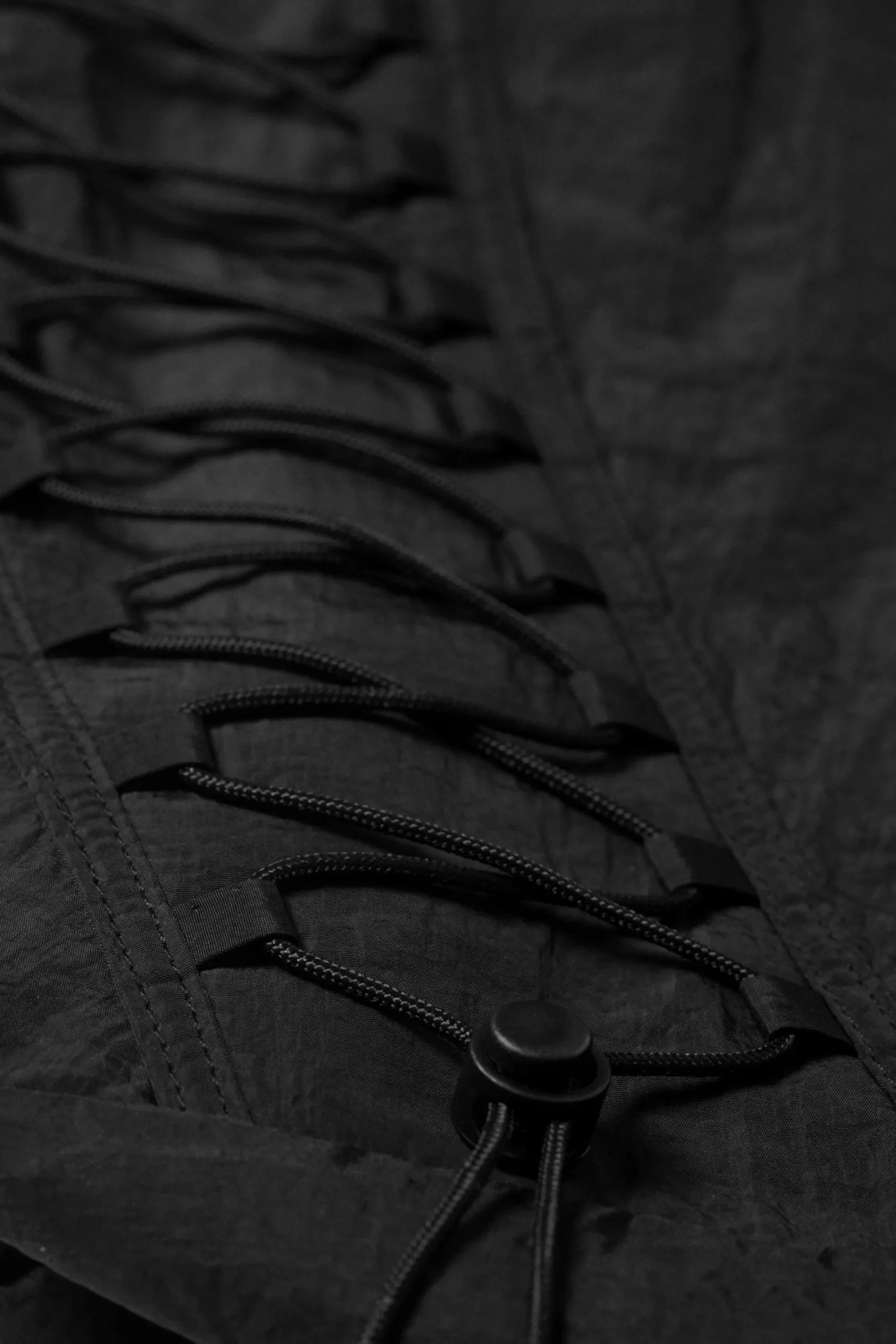 dawa_drawstring_shoulder_bag_4.webp Weekday Väskor<DAWA DRAWSTRING SHOULDER BAG