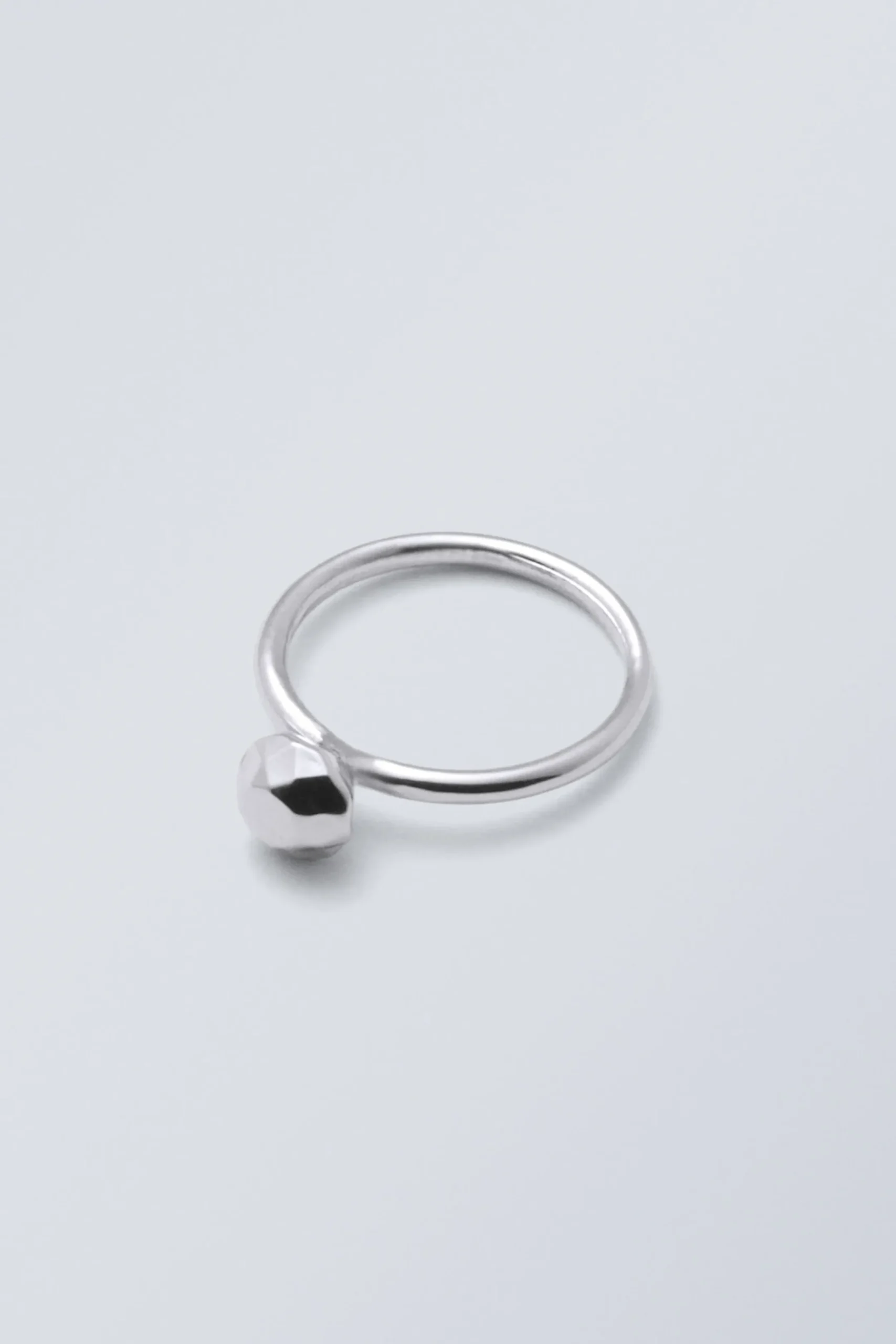 Weekday Smycken<DIAMANTRING I METALL