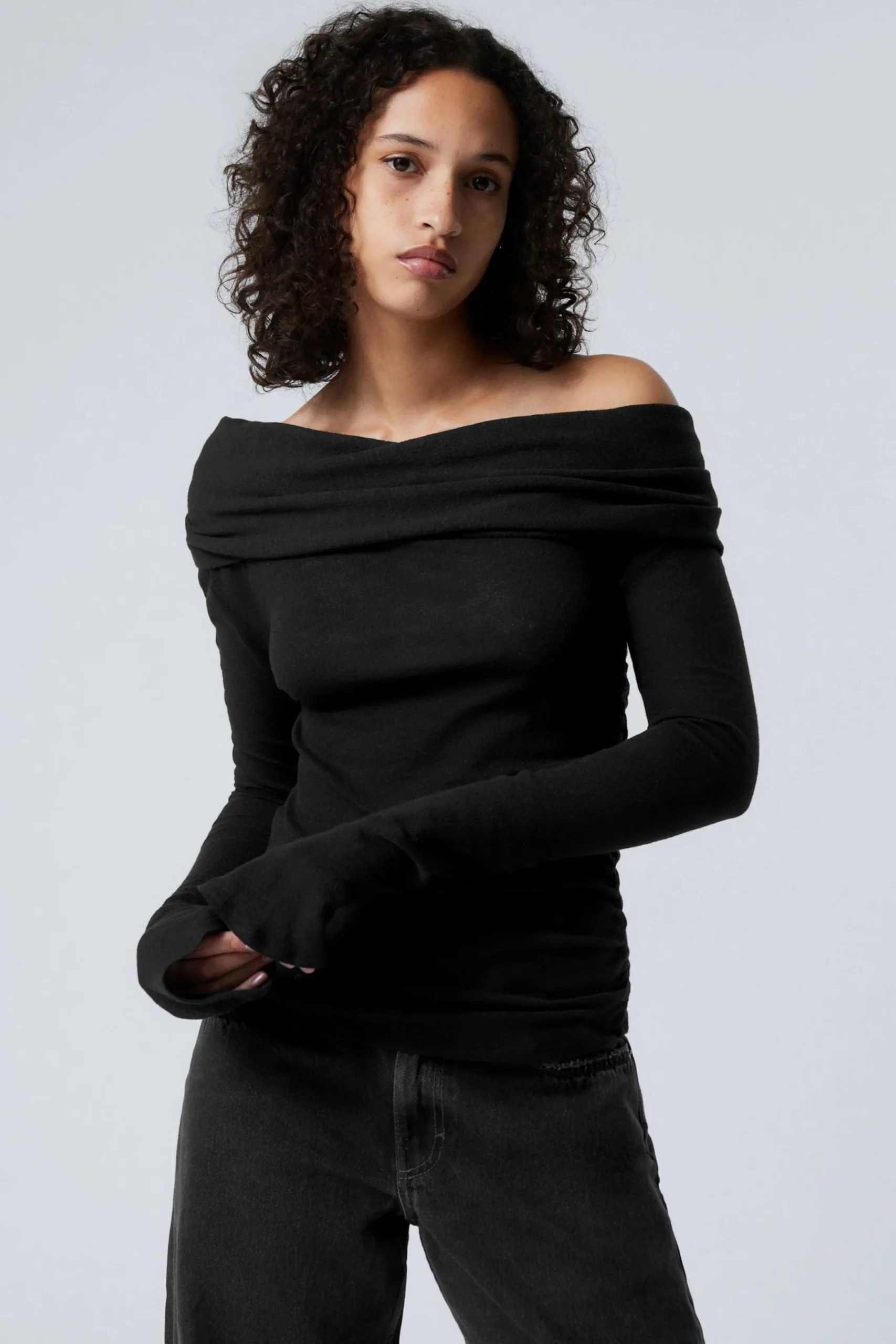 Weekday Toppar<DRAPERAD OFF-SHOULDER TOPP