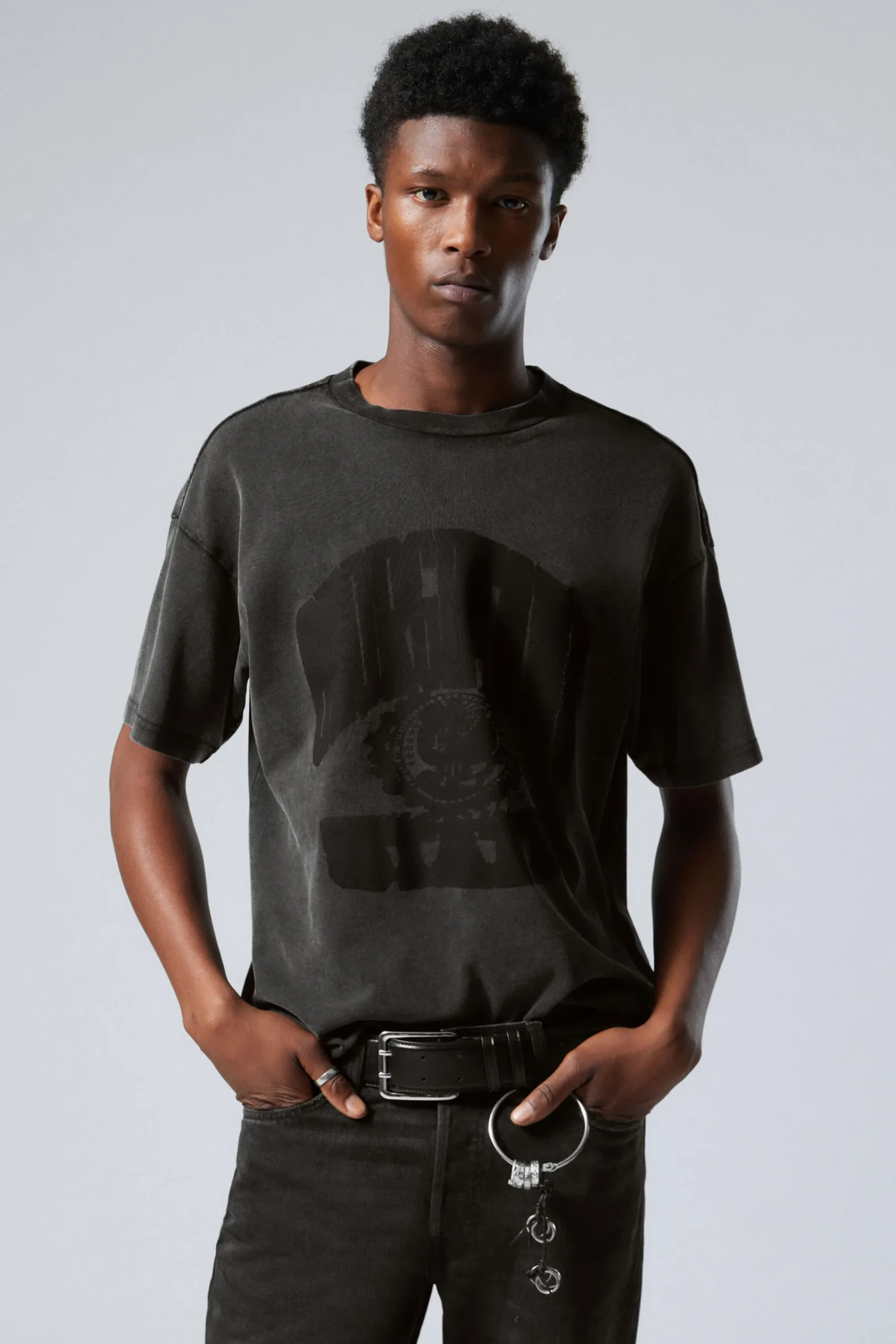 Weekday Graphics | T-Shirtar & Toppar<EN BOXIG, GRAFISK T-SHIRT MED TRYCK