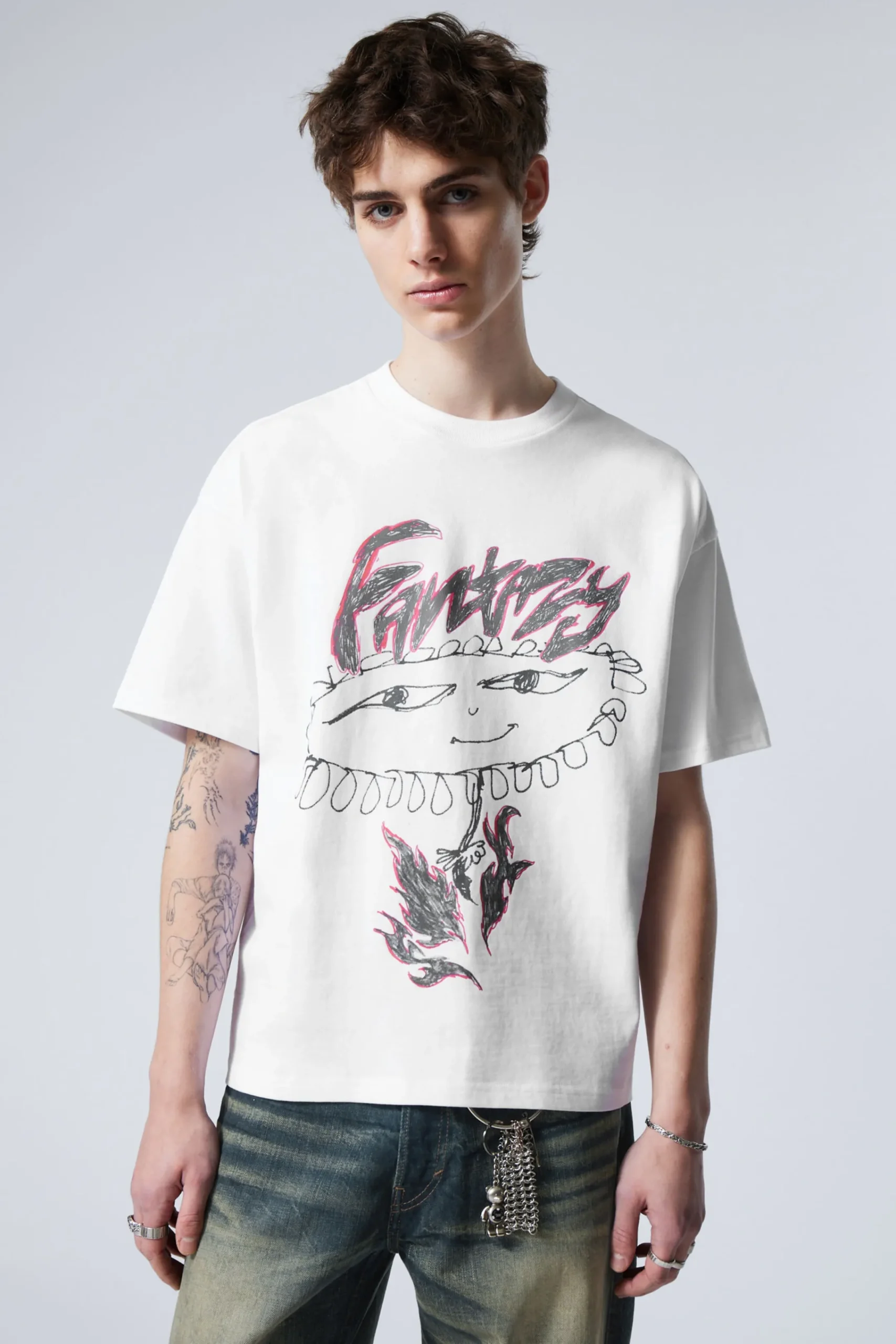 Weekday Graphics | T-Shirtar & Toppar<EN BOXIG, GRAFISK T-SHIRT MED TRYCK