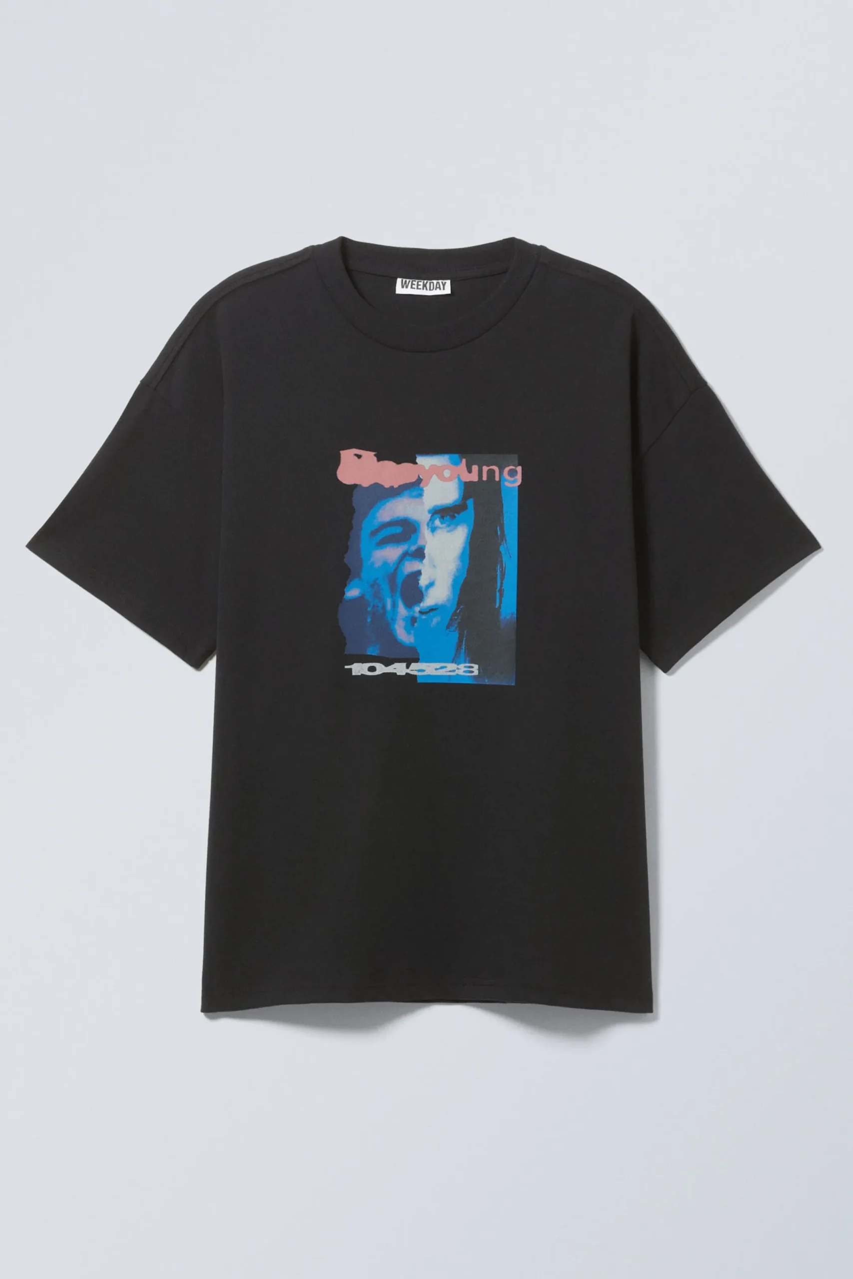 Weekday Graphics | T-Shirtar & Toppar<EN BOXIG, GRAFISK T-SHIRT MED TRYCK