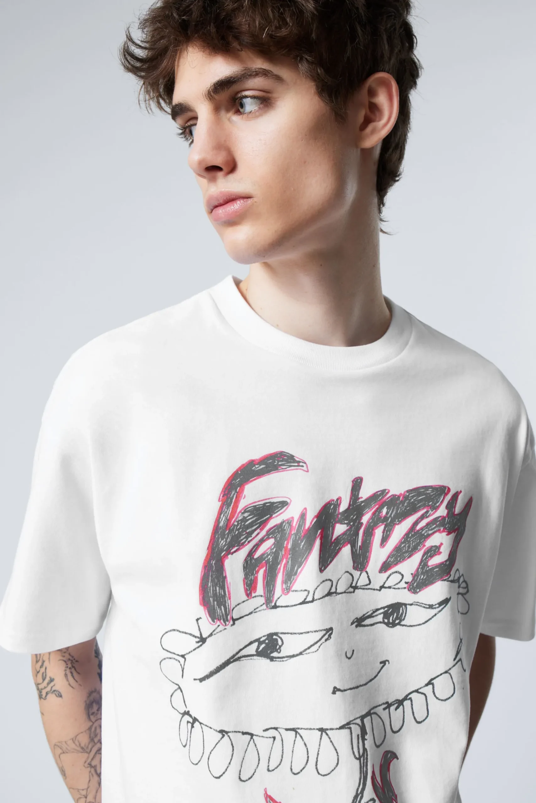Weekday Graphics | T-Shirtar & Toppar<EN BOXIG, GRAFISK T-SHIRT MED TRYCK