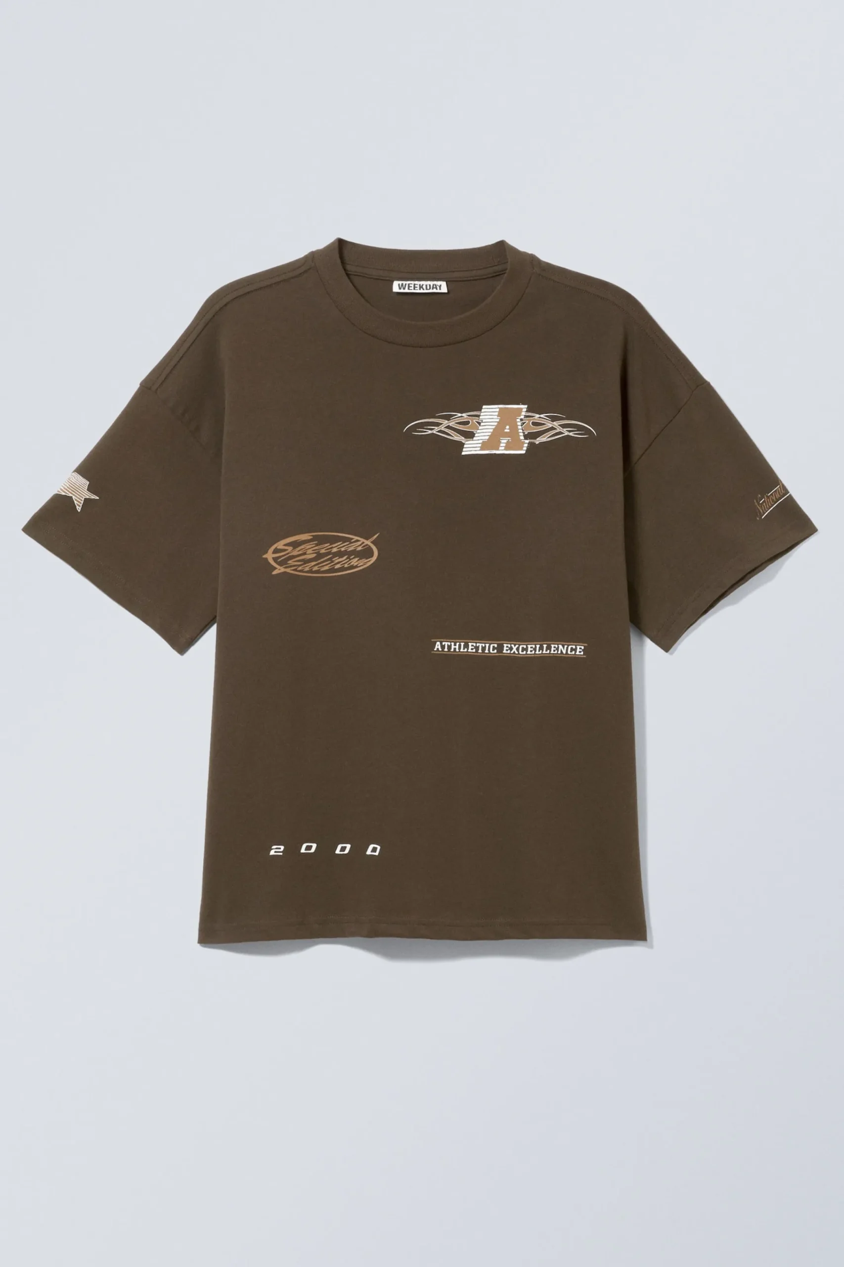 Weekday T-Shirtar & Toppar<EN BOXIG, GRAFISK T-SHIRT MED TRYCK