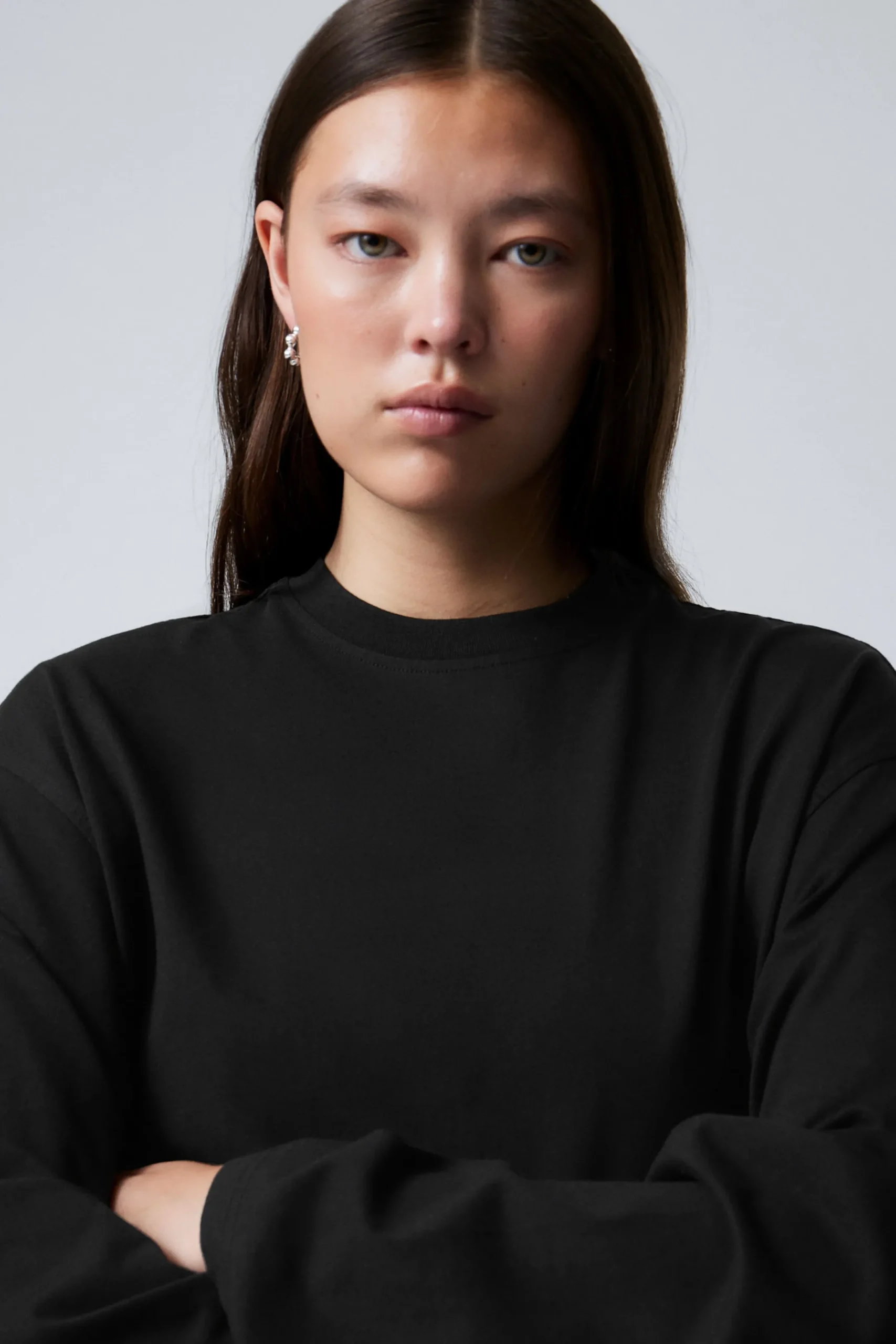 Weekday Basplagg | Toppar<EN OVERSIZED LÅNGÄRMAD T-SHIRT