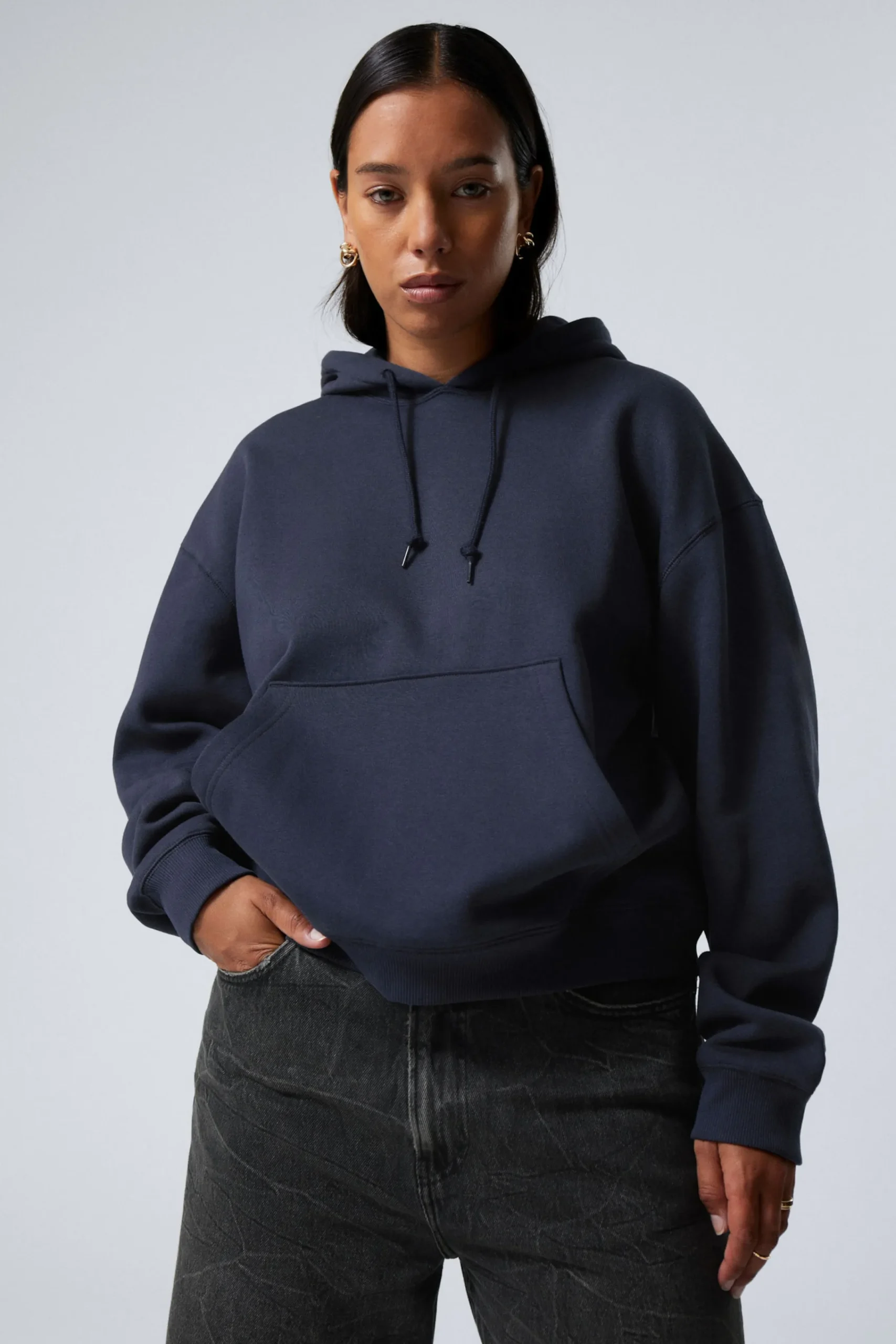 Weekday Hoodies | Basplagg<ESSENCE STANDARD HUVTRÖJA