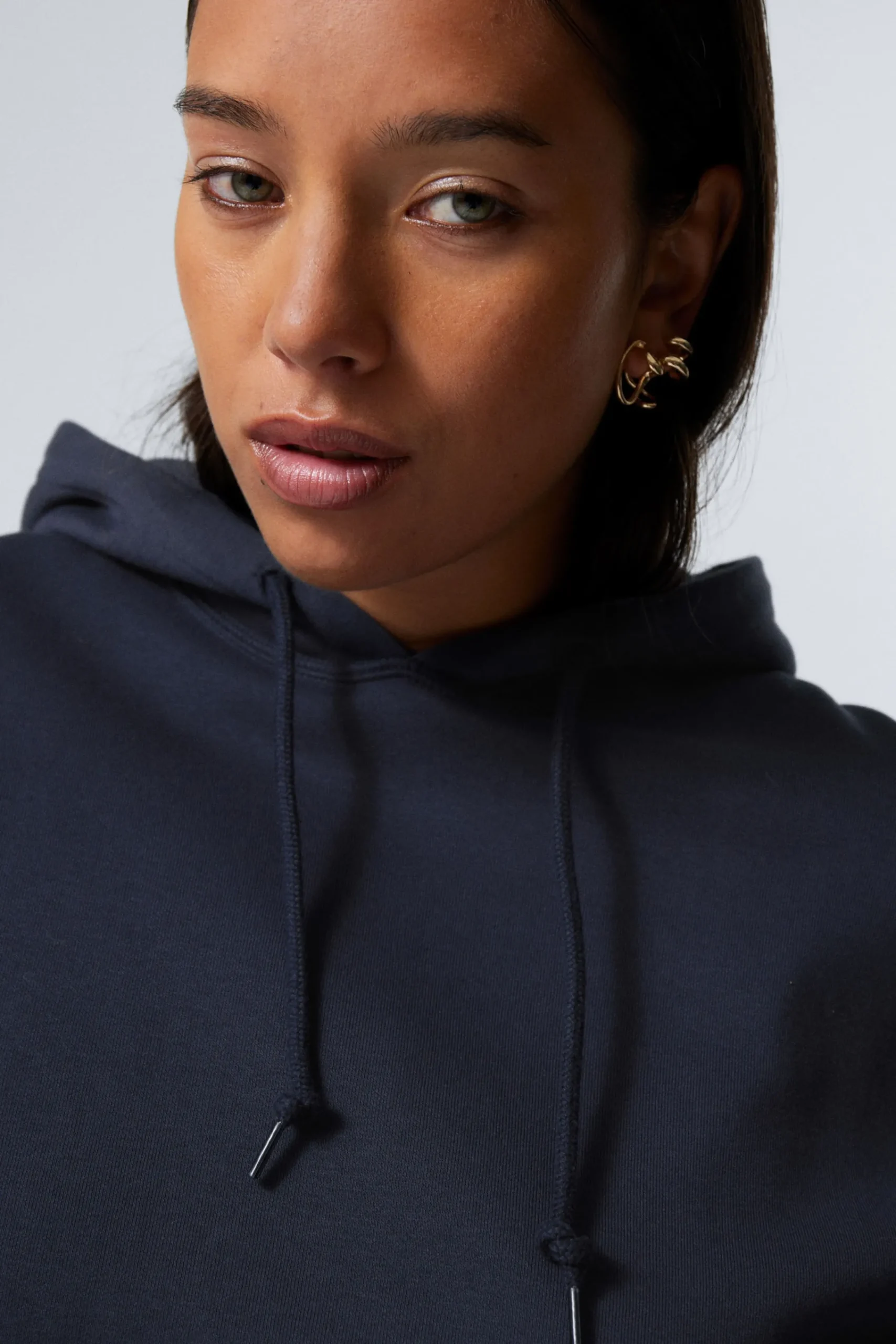 Weekday Hoodies | Basplagg<ESSENCE STANDARD HUVTRÖJA