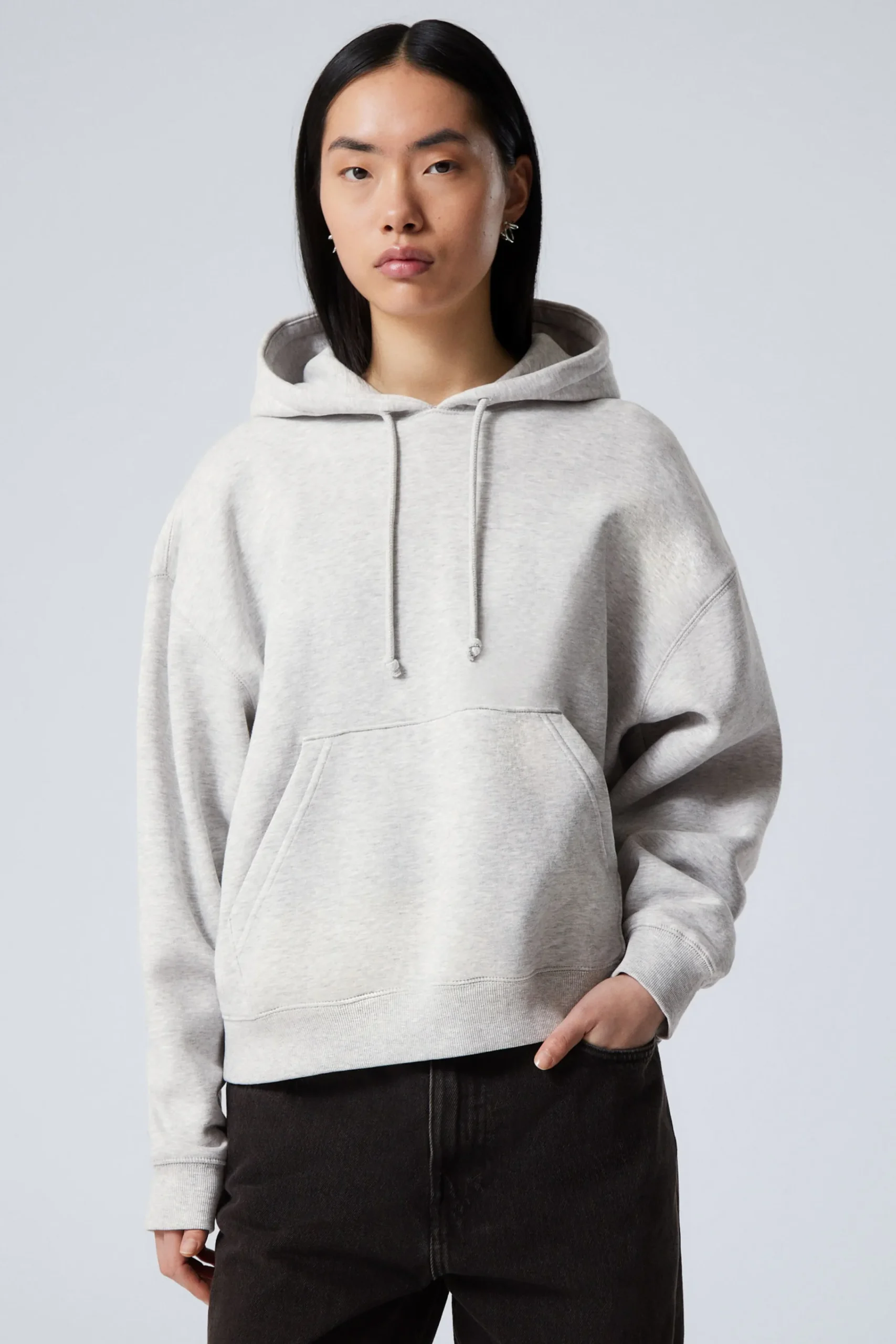 Weekday Hoodies | Basplagg<ESSENCE STANDARD HUVTRÖJA