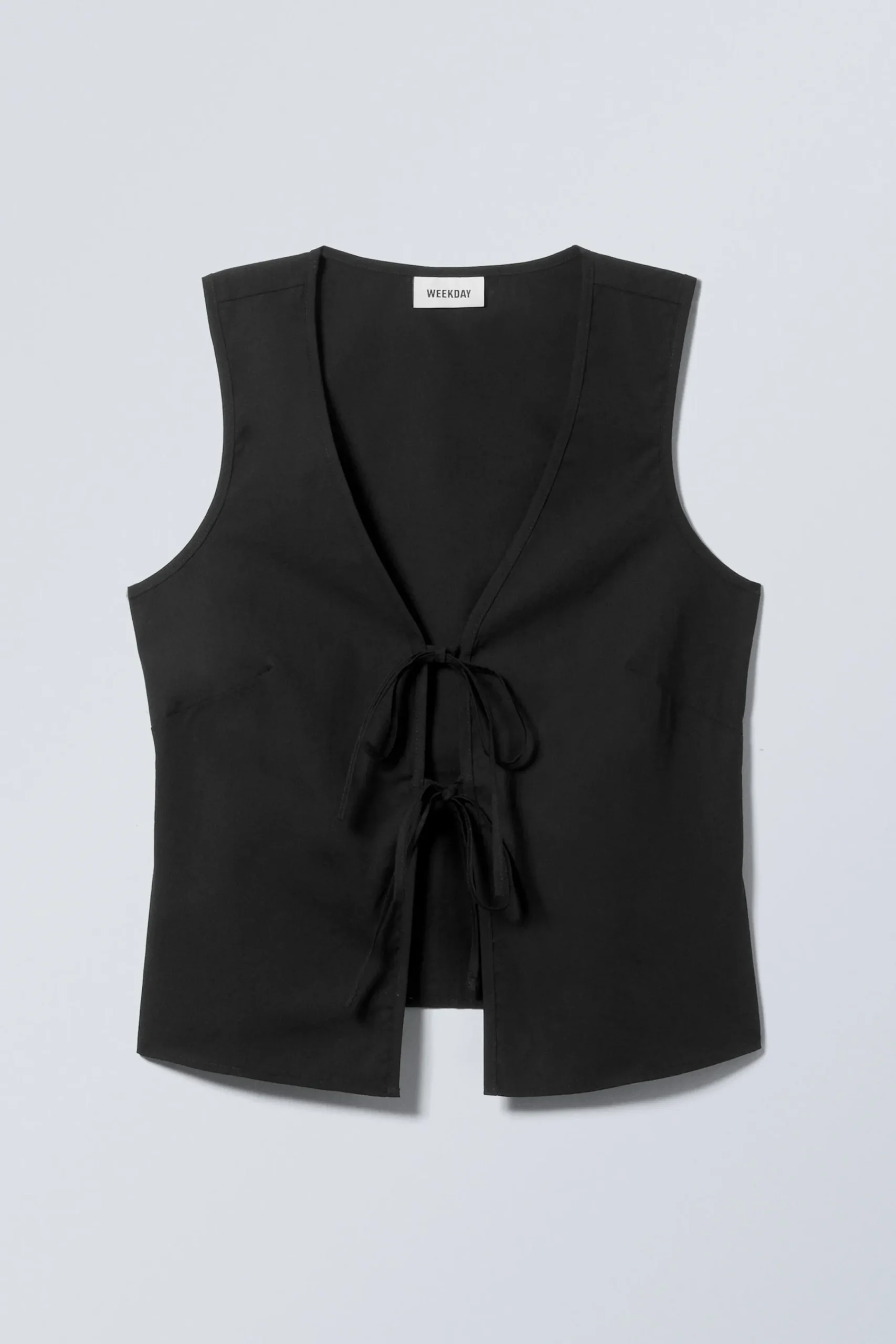 Weekday Blusar & Skjortor | Toppar<FIGURSYDD VÄST-TOPP
