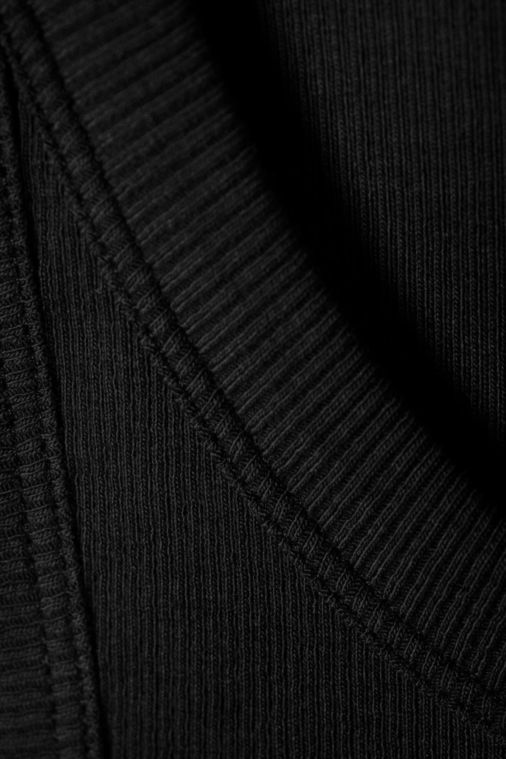 fitted_rib_tank_top_4.webp Weekday Basplagg | Toppar<FITTED RIB TANK TOP
