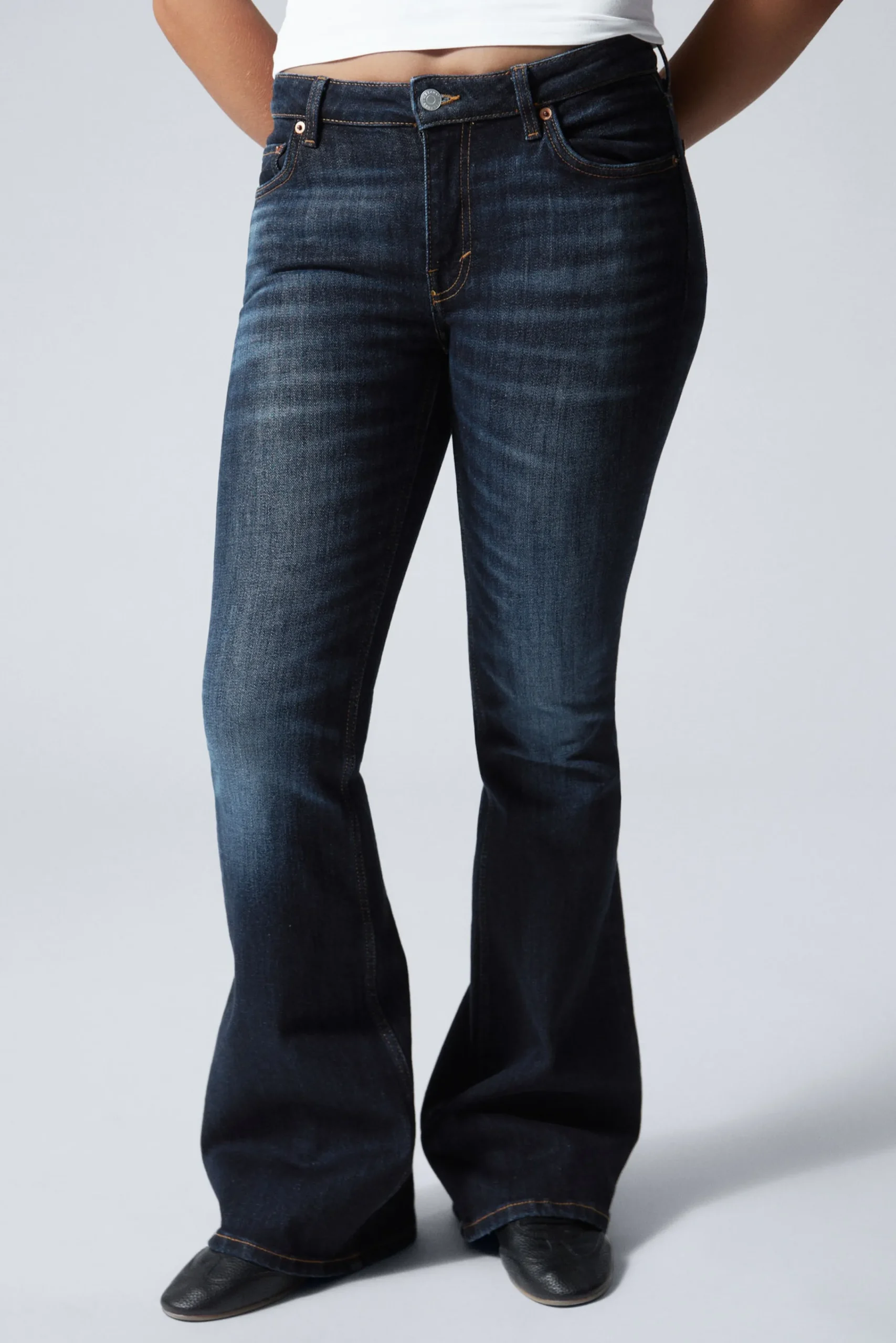 Weekday Jeans<FLAME LOW WAIST SLIM FLARED LEG JEANS