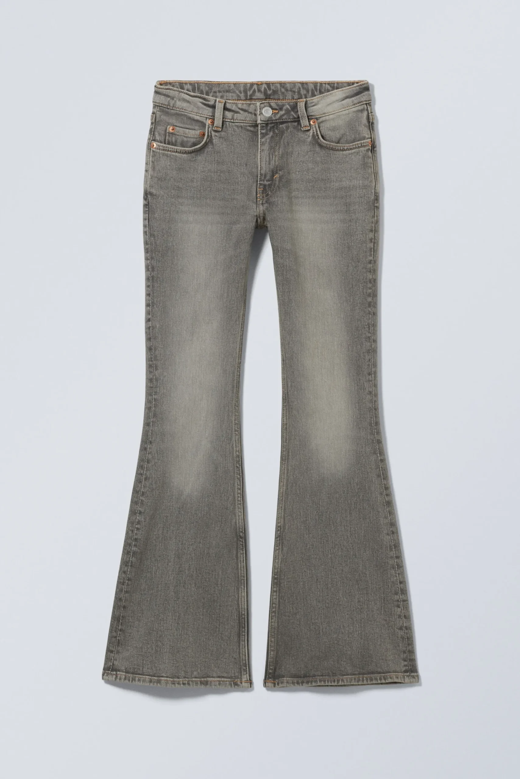 flame_low_waist_slim_flared_leg_jeans_2-4.webp Weekday Jeans<FLAME LOW WAIST SLIM FLARED LEG JEANS