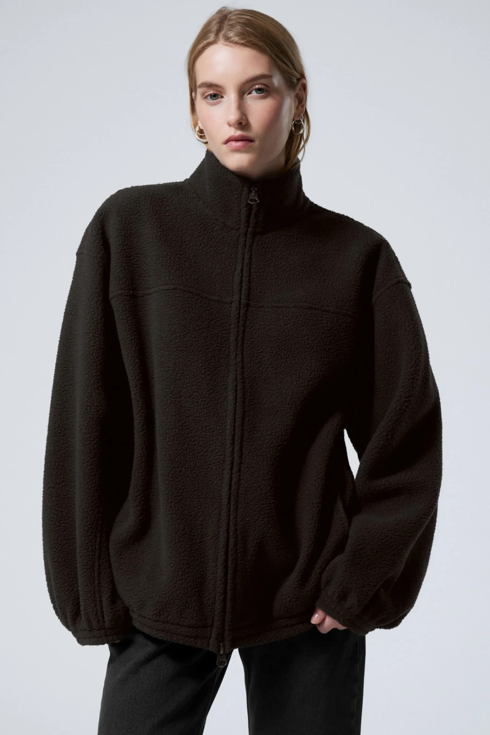 Weekday Sweatshirts<FLEECEJACKA MED DRAGKEDJA