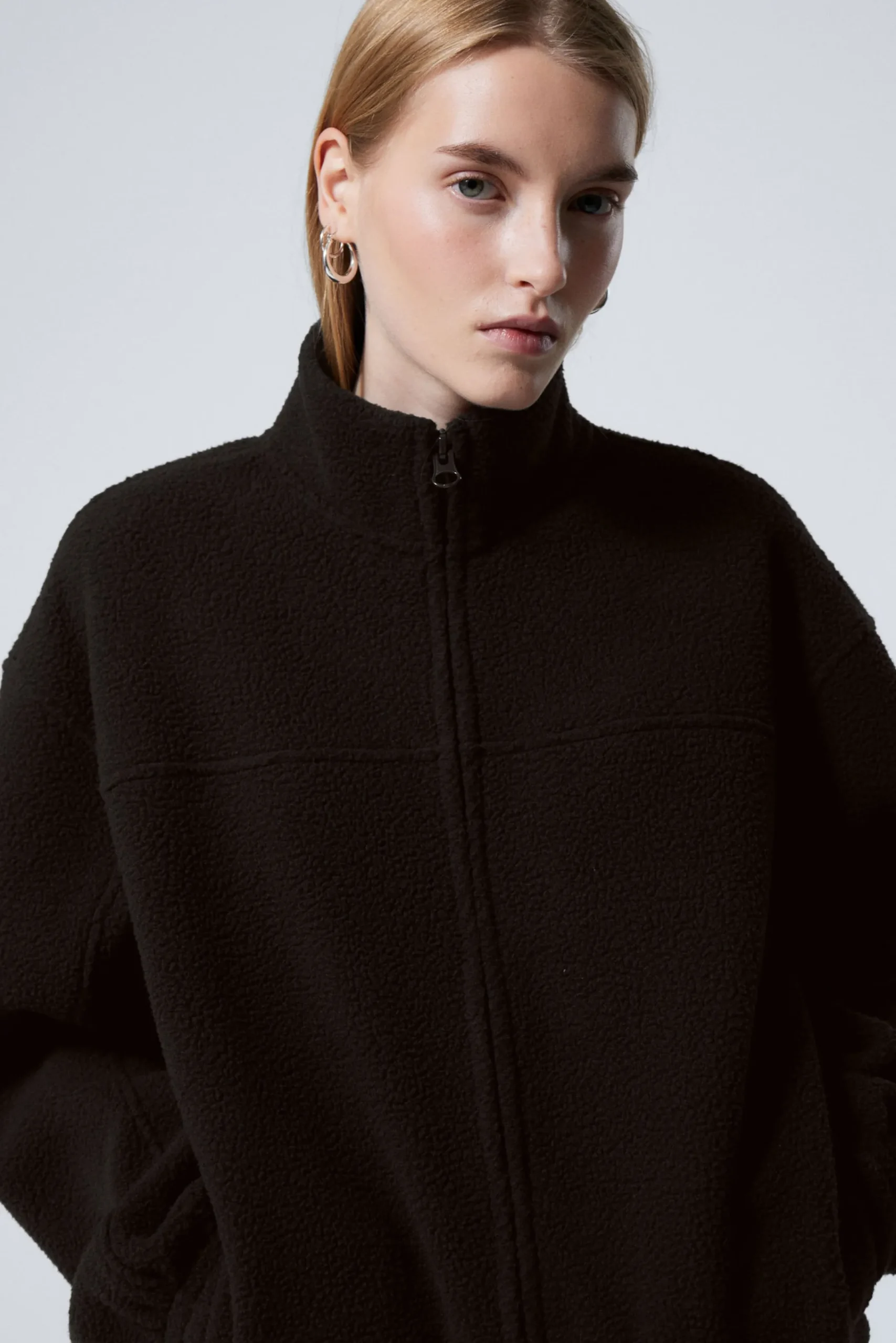 Weekday Sweatshirts<FLEECEJACKA MED DRAGKEDJA