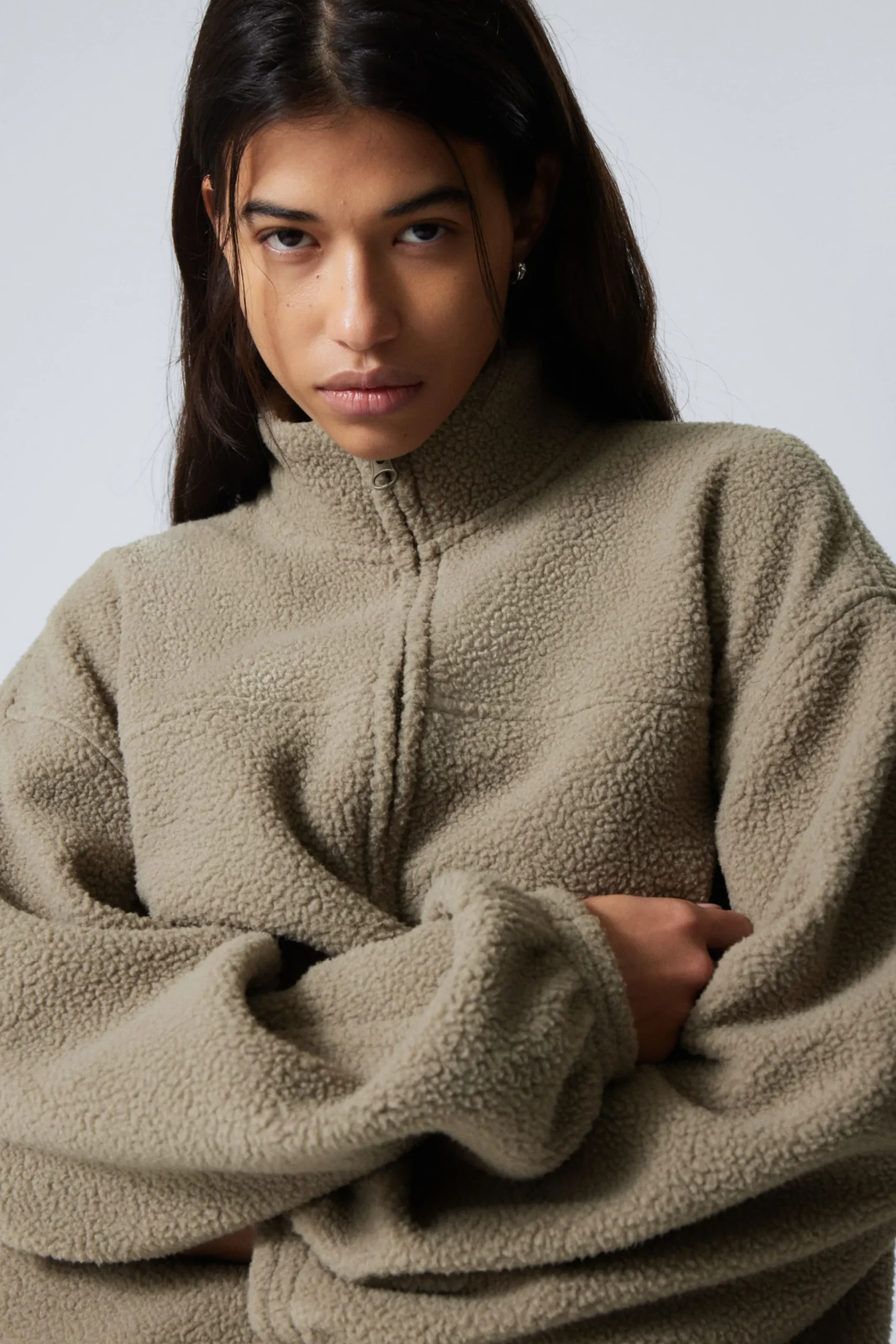 Weekday Sweatshirts<FLEECEJACKA MED DRAGKEDJA