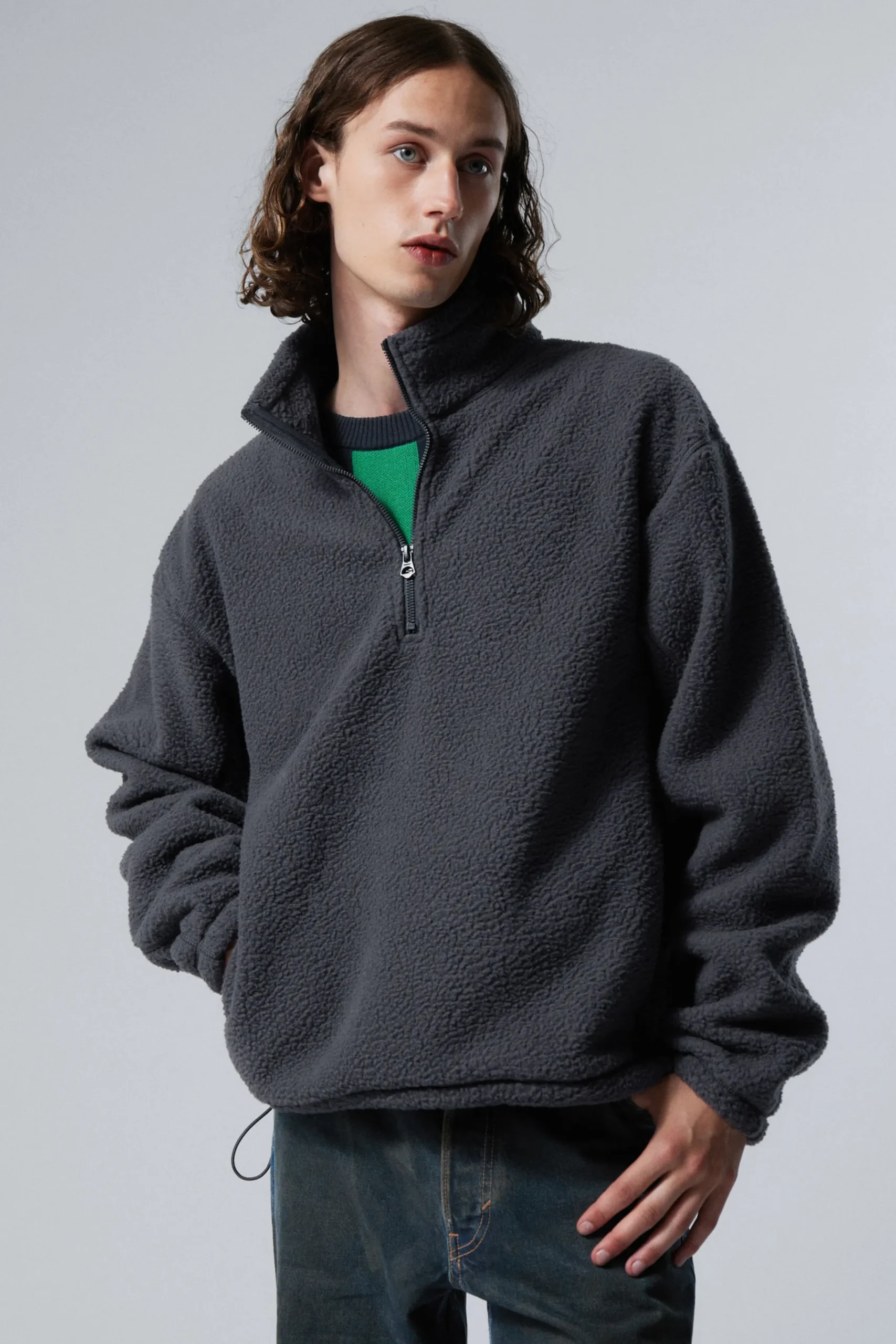 Weekday Sweatshirts<FLEECETRÖJA MED HALV DRAGKEDJA