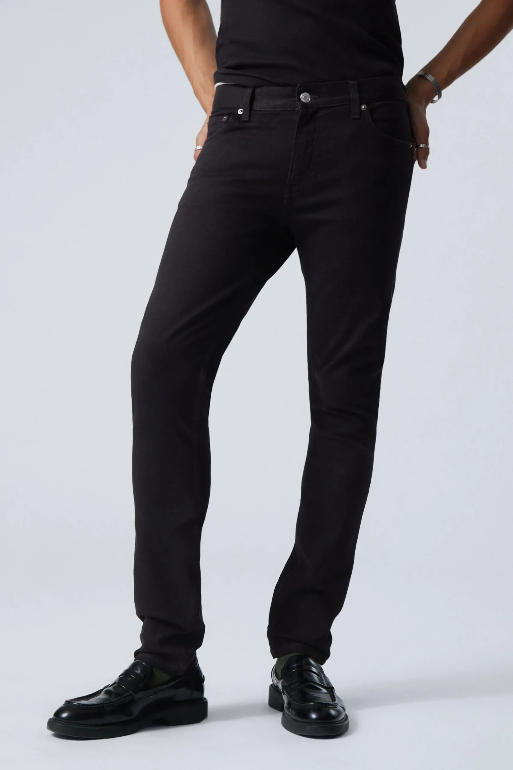 friday_skinny_slim_leg_jeans_1.webp Weekday Jeans<FRIDAY SKINNY SLIM LEG JEANS