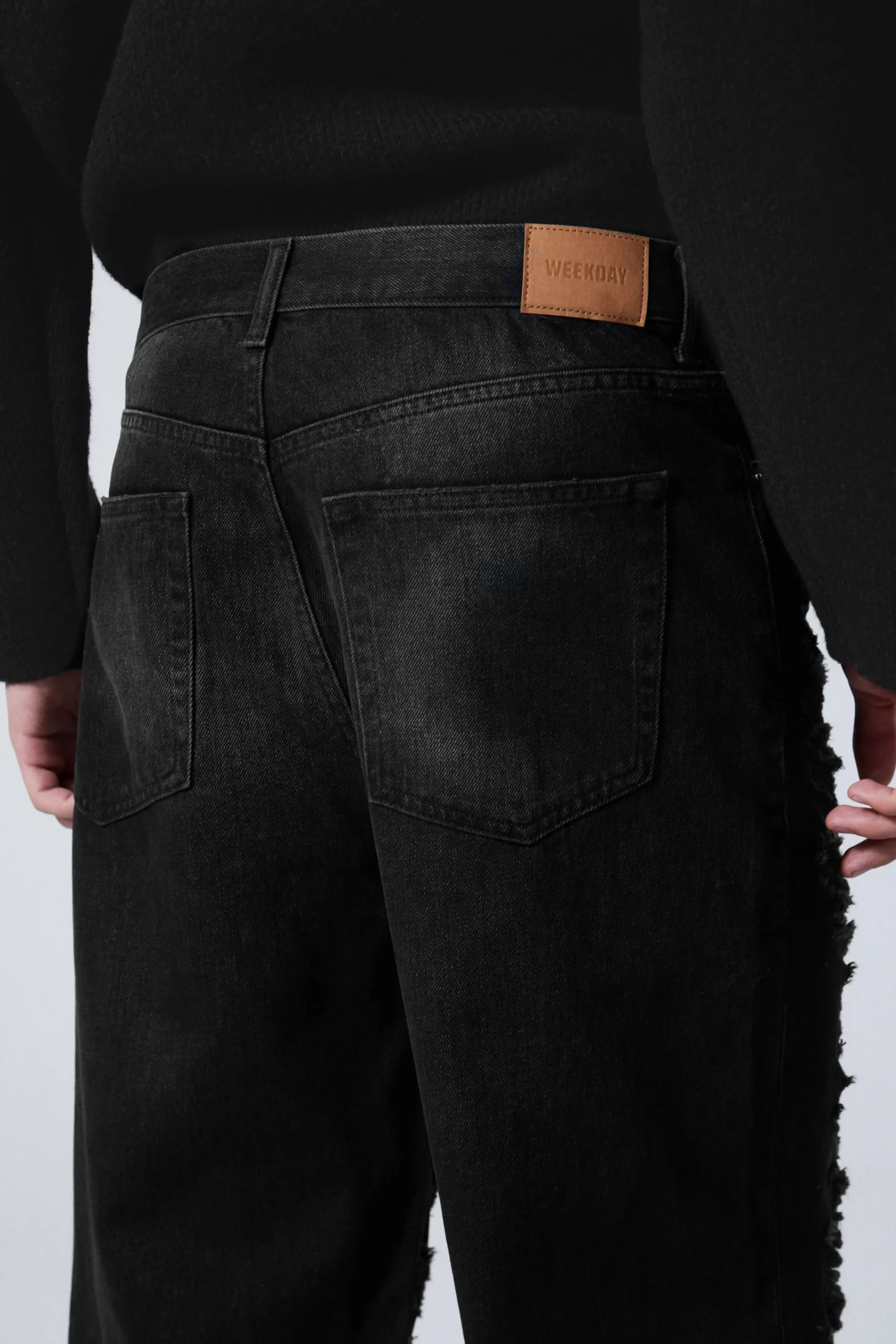 galaxy_lediga_raka_slitna_jeans_7.webp Weekday Jeans<GALAXY LEDIGA RAKA SLITNA JEANS