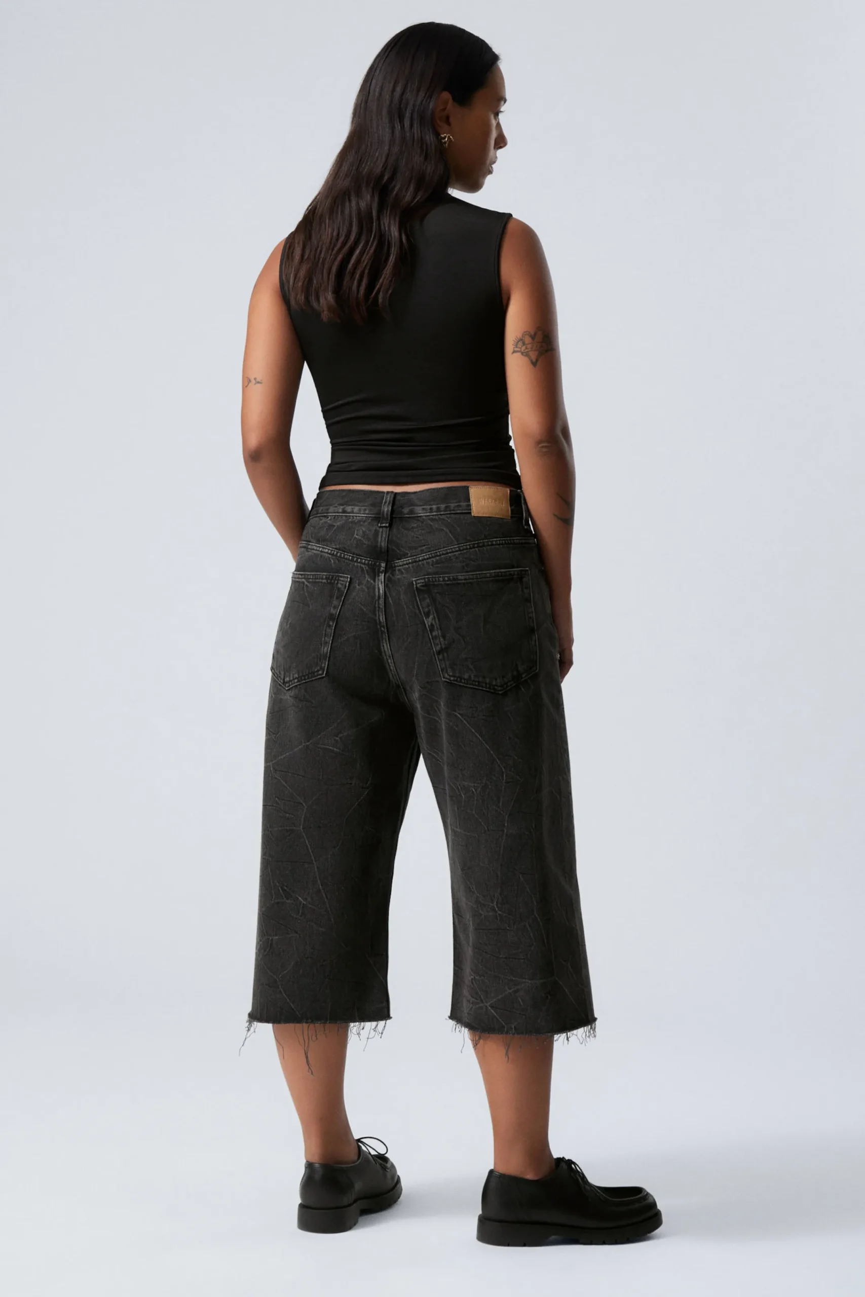 galaxy_lediga_tvistade_jeansshorts_7.webp Weekday Shorts | Shorts<GALAXY LEDIGA TVISTADE JEANSSHORTS