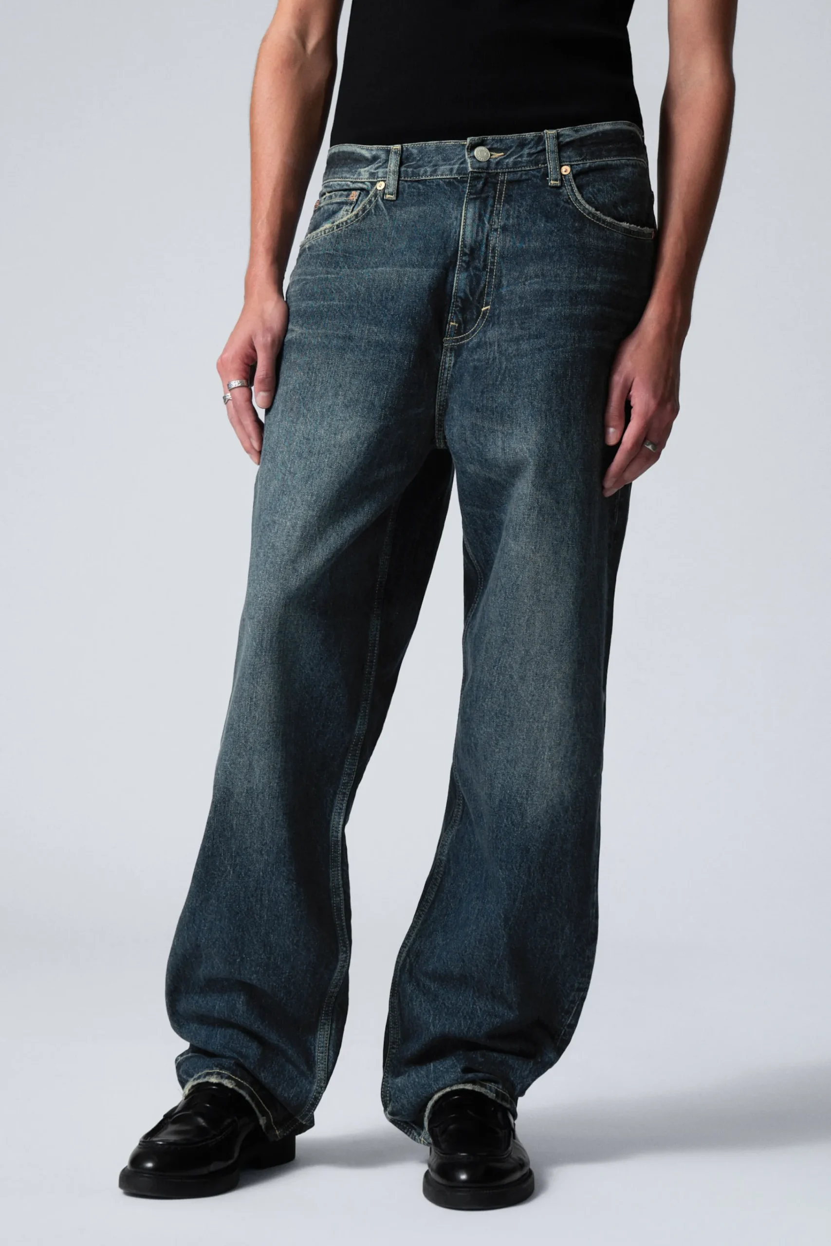 galaxy_loose_straight_leg_jeans_2-3.webp Weekday Jeans | Jeans<GALAXY LOOSE STRAIGHT LEG JEANS
