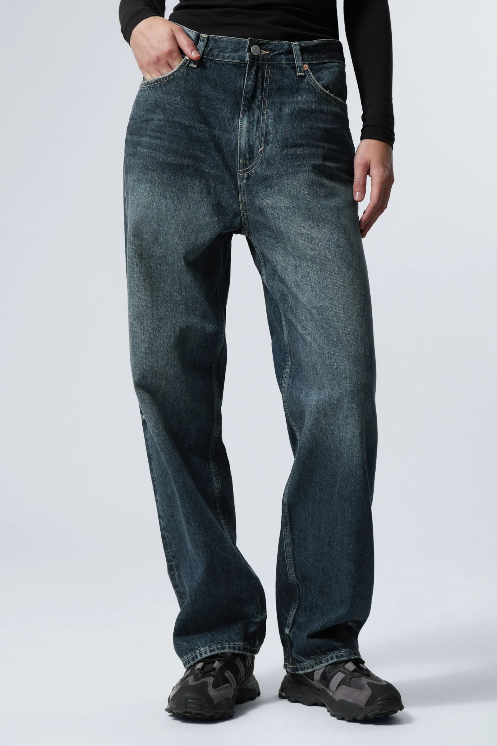 galaxy_loose_straight_leg_jeans_4-3.webp Weekday Jeans | Jeans<GALAXY LOOSE STRAIGHT LEG JEANS