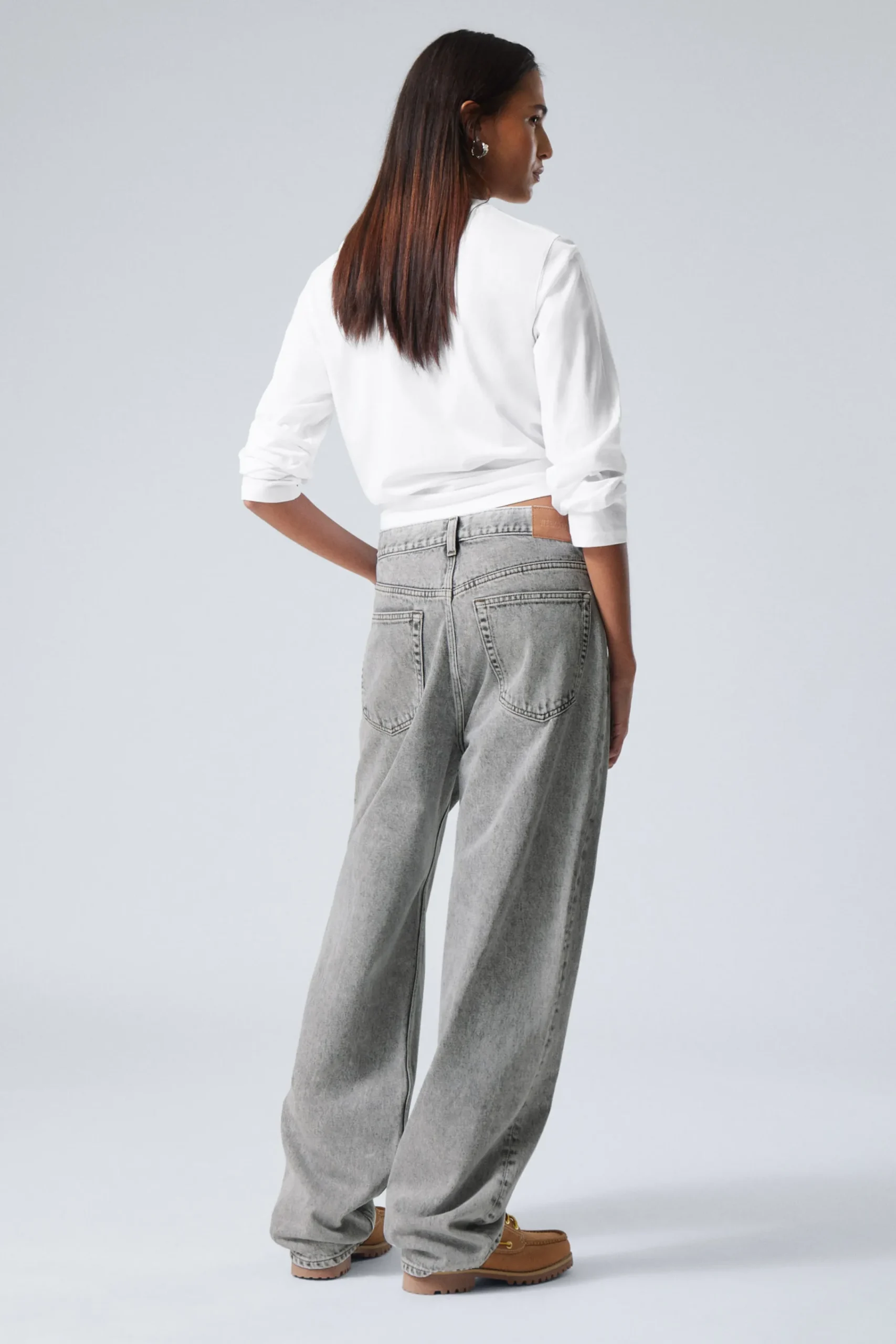 galaxy_loose_straight_leg_jeans_4-5.webp Weekday Jeans | Jeans<GALAXY LOOSE STRAIGHT LEG JEANS