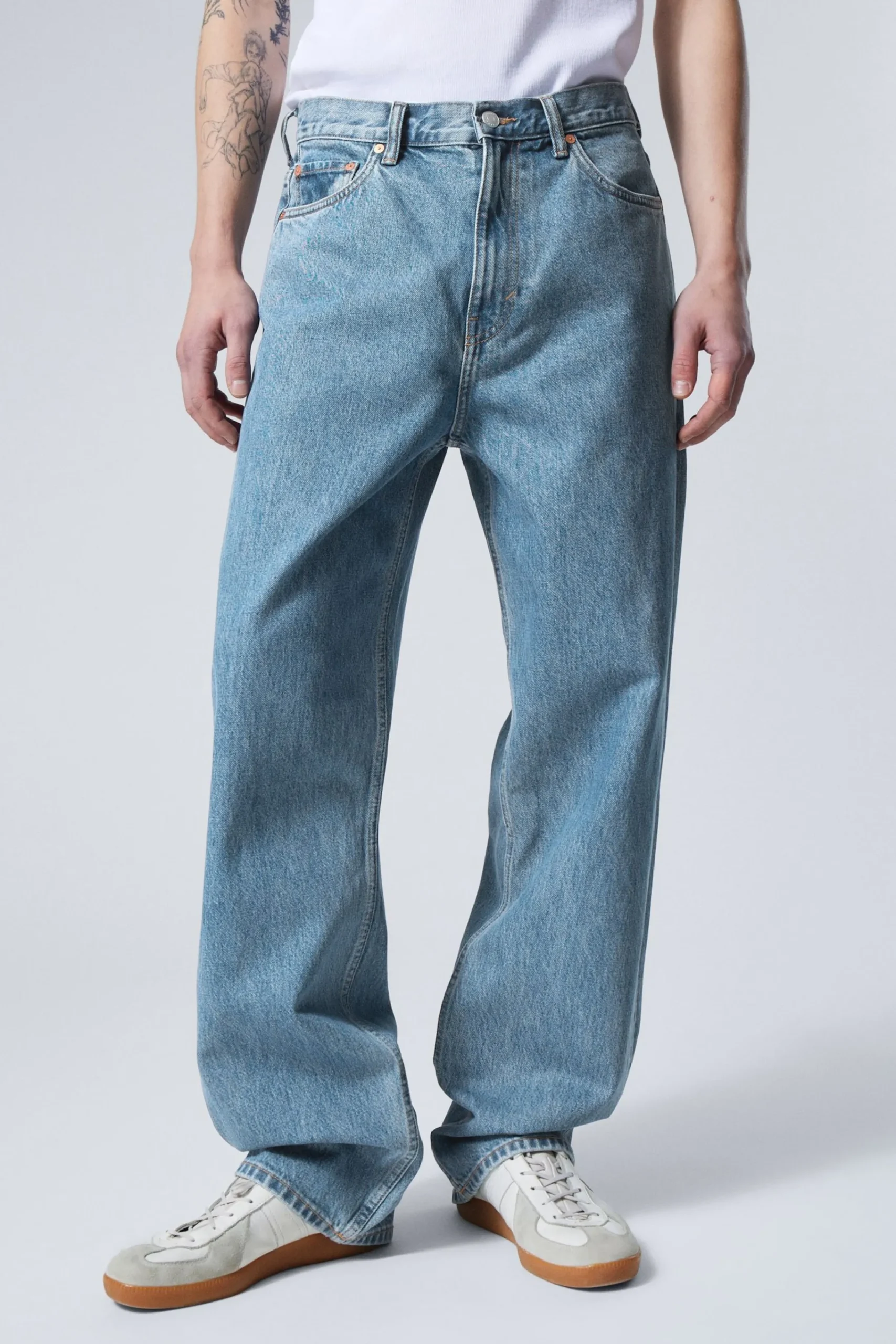 galaxy_loose_straight_leg_jeans_6-4.webp Weekday Jeans | Jeans<GALAXY LOOSE STRAIGHT LEG JEANS
