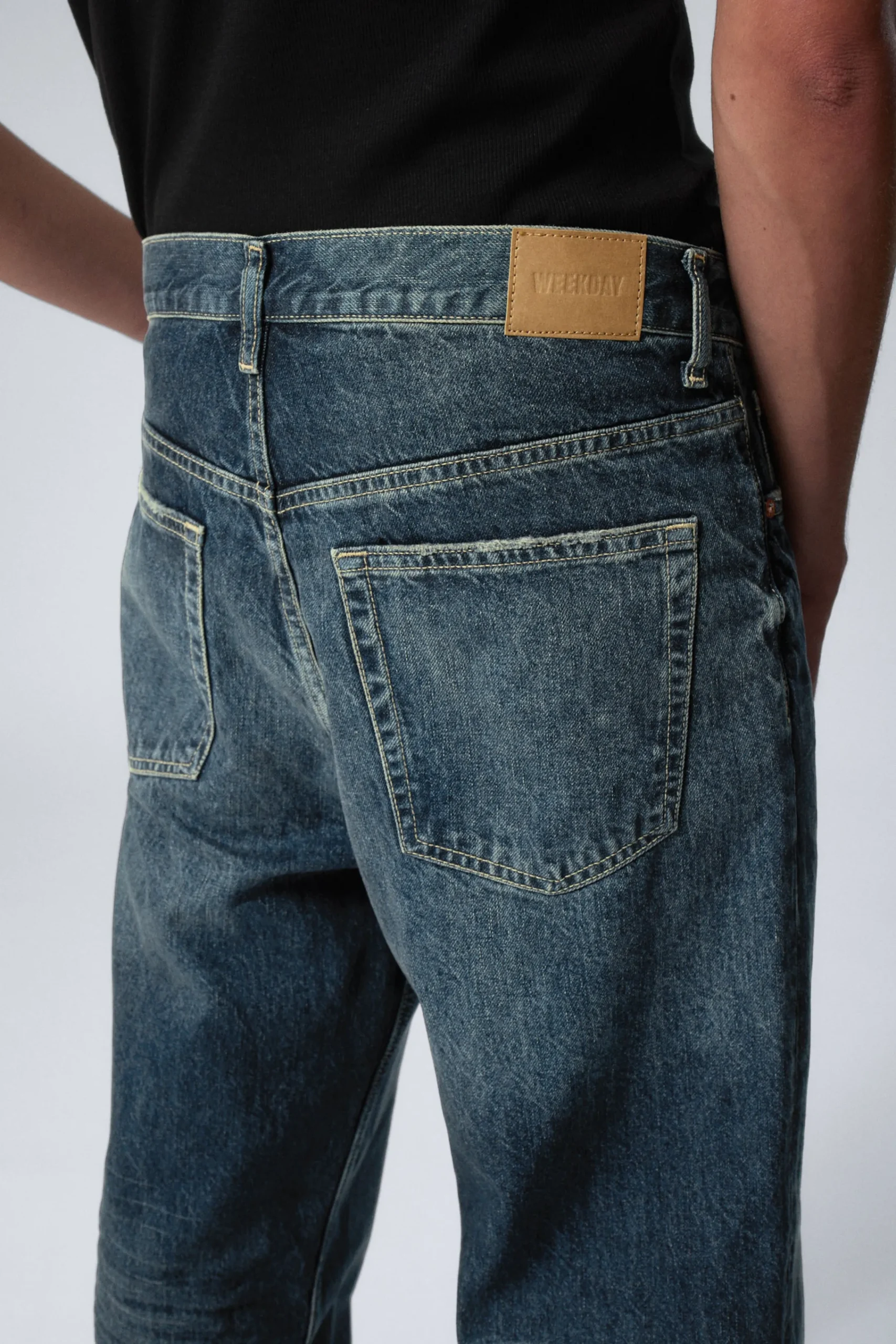 galaxy_loose_straight_leg_jeans_7-3.webp Weekday Jeans | Jeans<GALAXY LOOSE STRAIGHT LEG JEANS
