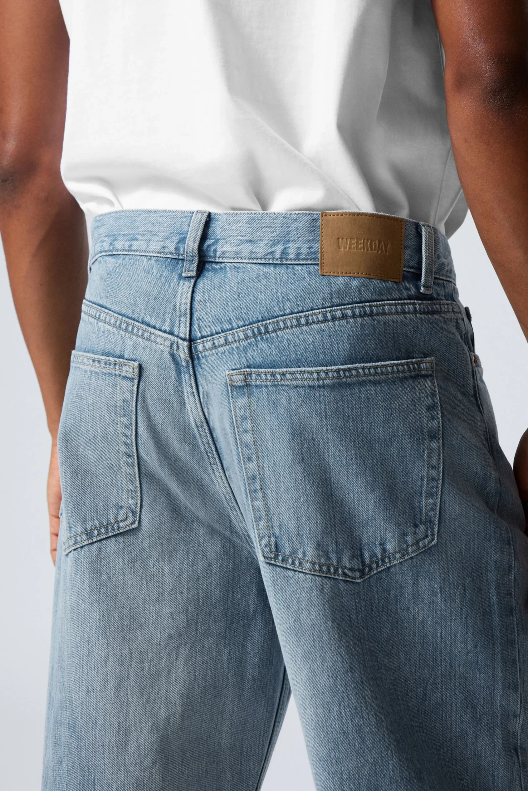 galaxy_loose_straight_leg_jeans_9-5.webp Weekday Jeans | Jeans<GALAXY LOOSE STRAIGHT LEG JEANS