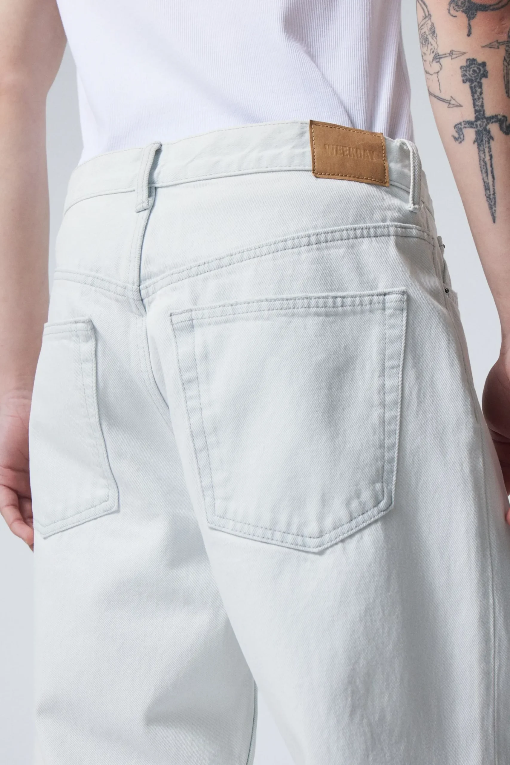 galaxy_loose_straight_leg_jeans_9-6.webp Weekday Jeans | Jeans<GALAXY LOOSE STRAIGHT LEG JEANS