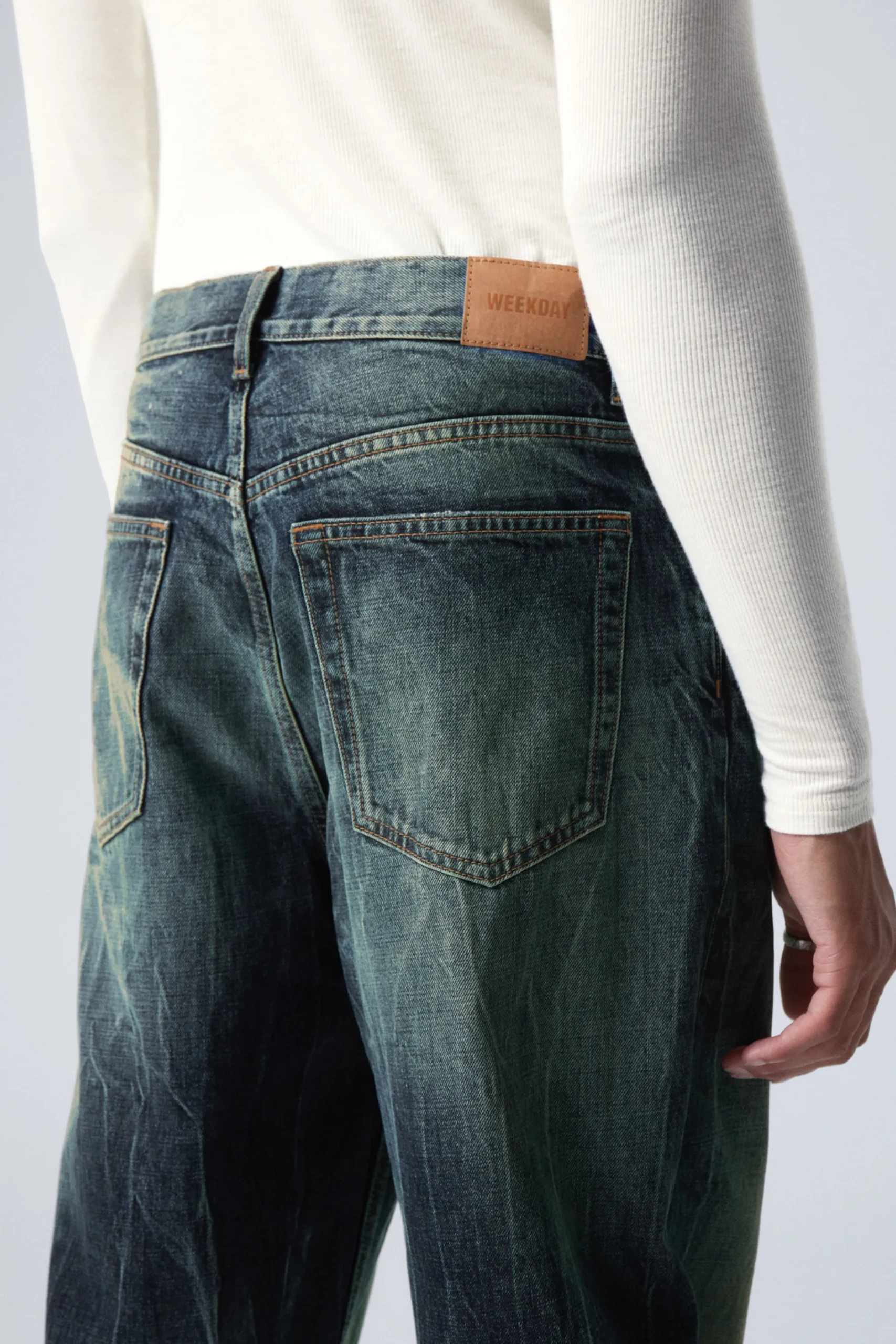 galaxy_loose_straight_leg_jeans_9-7.webp Weekday Jeans | Jeans<GALAXY LOOSE STRAIGHT LEG JEANS
