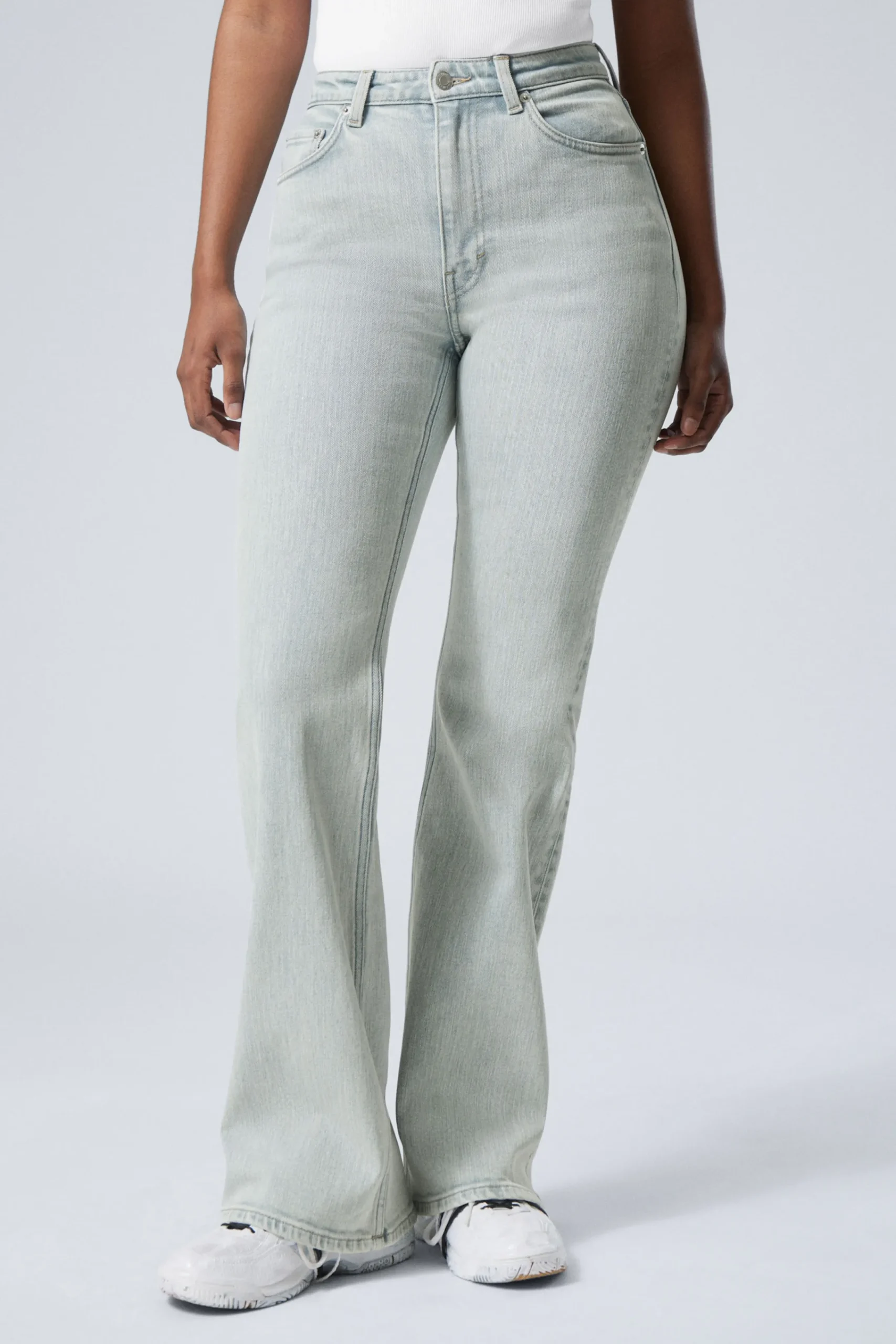 glow_curve_high_waist_regular_flared_leg_jeans_1-1.webp Weekday Jeans<GLOW CURVE HIGH WAIST REGULAR FLARED LEG JEANS
