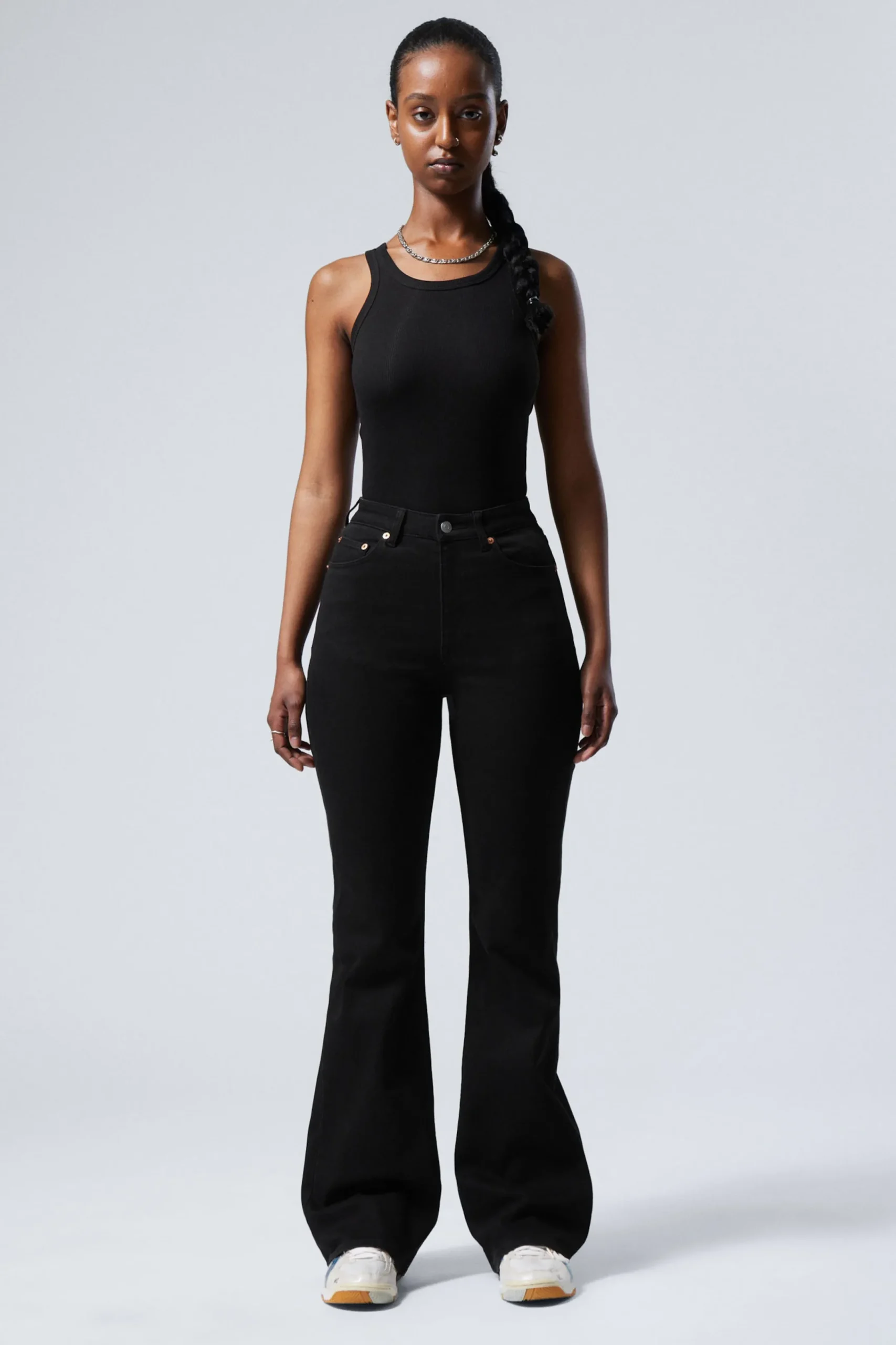 glow_curve_high_waist_regular_flared_leg_jeans_1-2.webp Weekday Jeans<GLOW CURVE HIGH WAIST REGULAR FLARED LEG JEANS