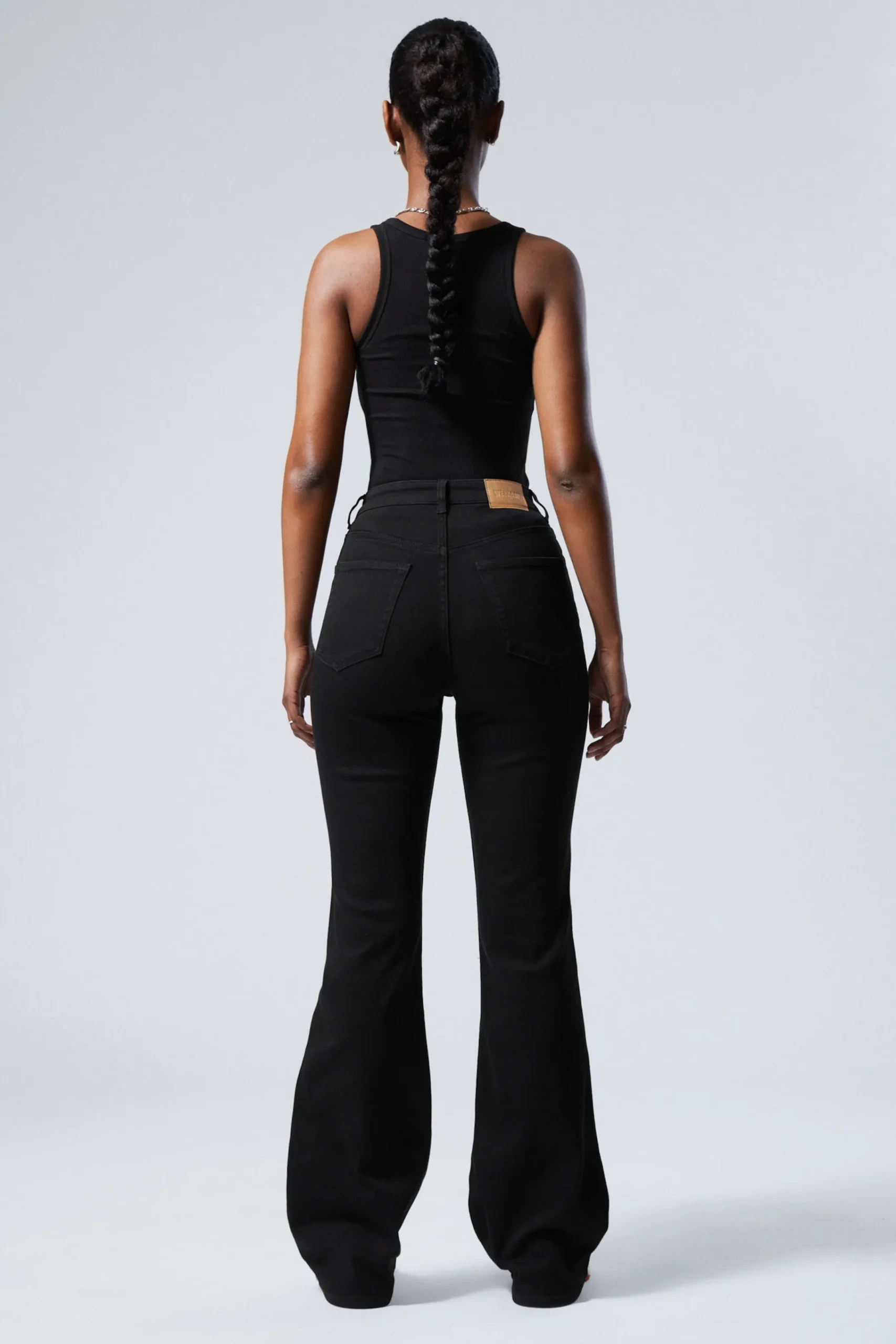 glow_curve_high_waist_regular_flared_leg_jeans_5-2.webp Weekday Jeans<GLOW CURVE HIGH WAIST REGULAR FLARED LEG JEANS