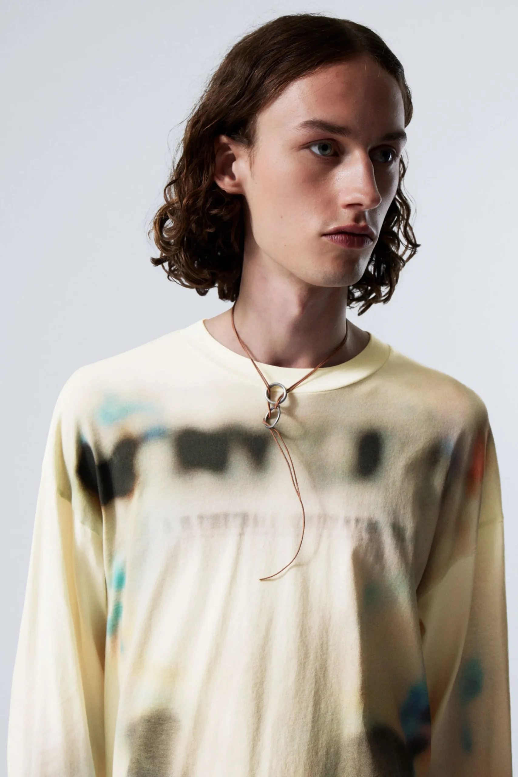 Weekday Graphics | T-Shirtar & Toppar<GRAFISK OVERSIZED LÅNGÄRMAD T-SHIRT