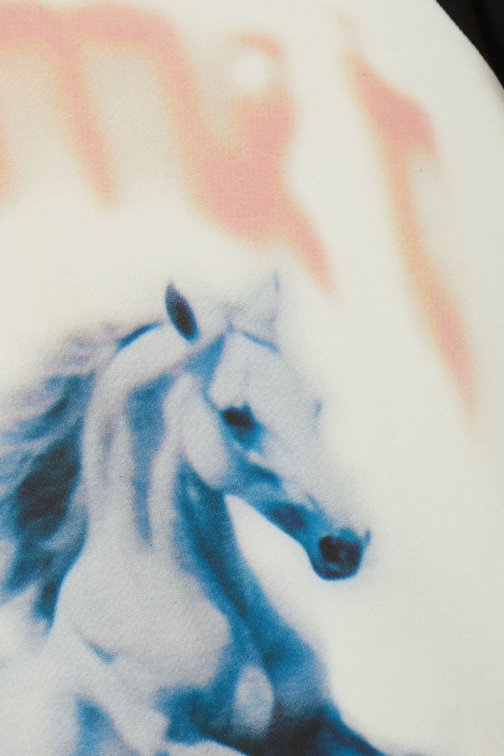 great_lngrmad_boxig_raglan_tshirt_4.webp Weekday Graphics | T-Shirtar & Toppar<GREAT LÅNGÄRMAD BOXIG RAGLAN T-SHIRT