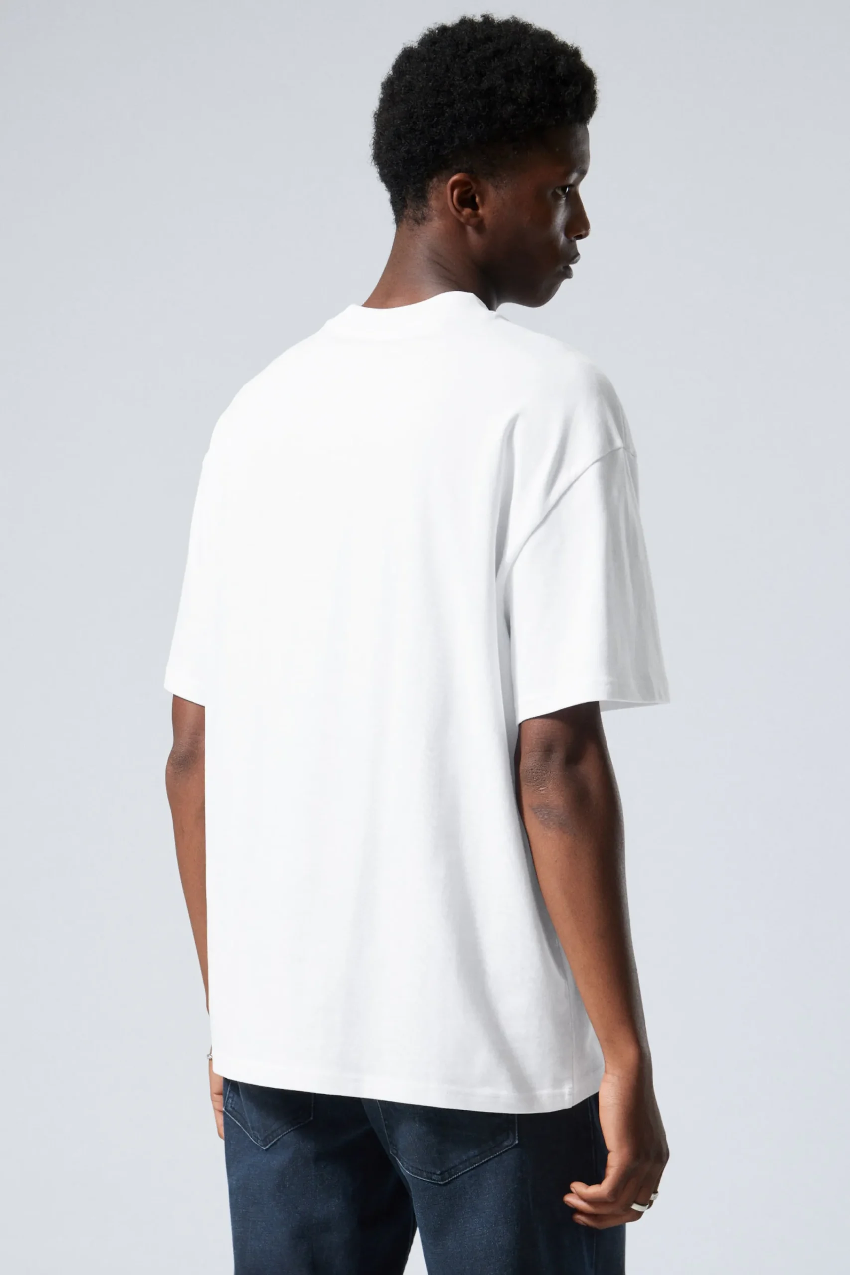 great_oversized_kraftig_tshirt_3-1.webp Weekday Basplagg | T-Shirtar & Toppar<GREAT OVERSIZED KRAFTIG T-SHIRT