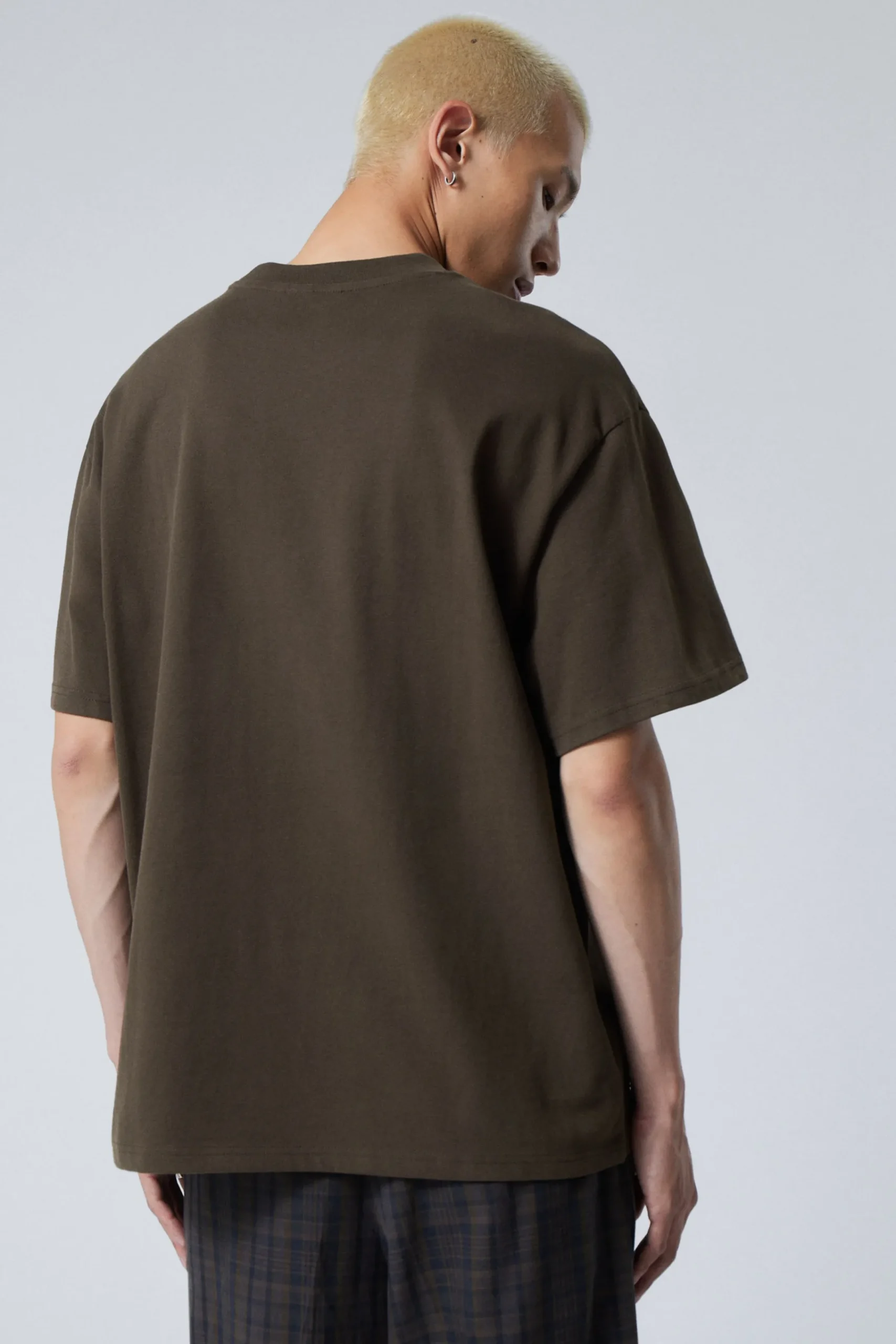 great_oversized_kraftig_tshirt_3-2.webp Weekday Basplagg | T-Shirtar & Toppar<GREAT OVERSIZED KRAFTIG T-SHIRT