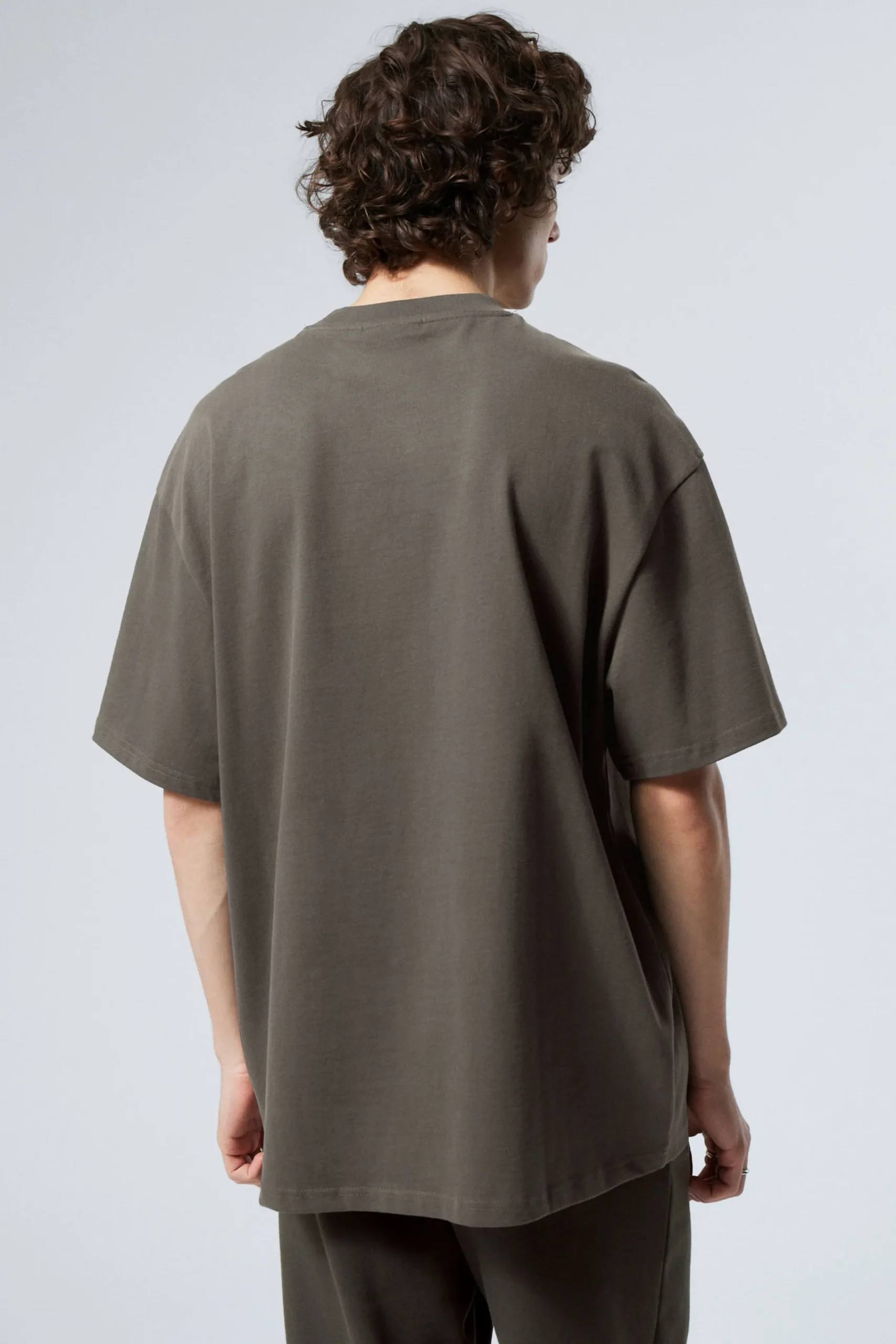 great_oversized_kraftig_tshirt_3-3.webp Weekday Basplagg | T-Shirtar & Toppar<GREAT OVERSIZED KRAFTIG T-SHIRT