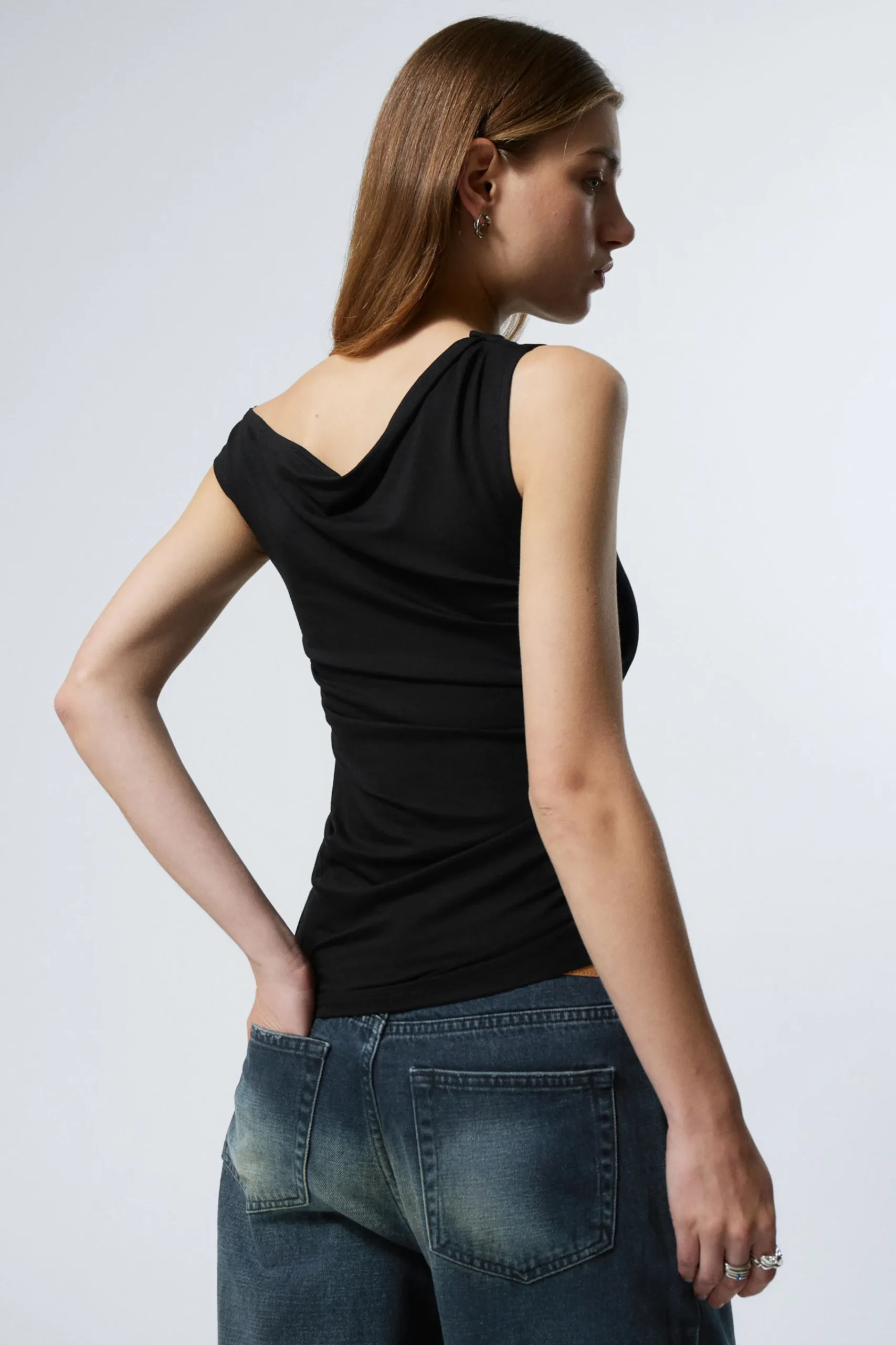 hera_draperad_topp_2.webp Weekday Toppar<HERA DRAPERAD TOPP