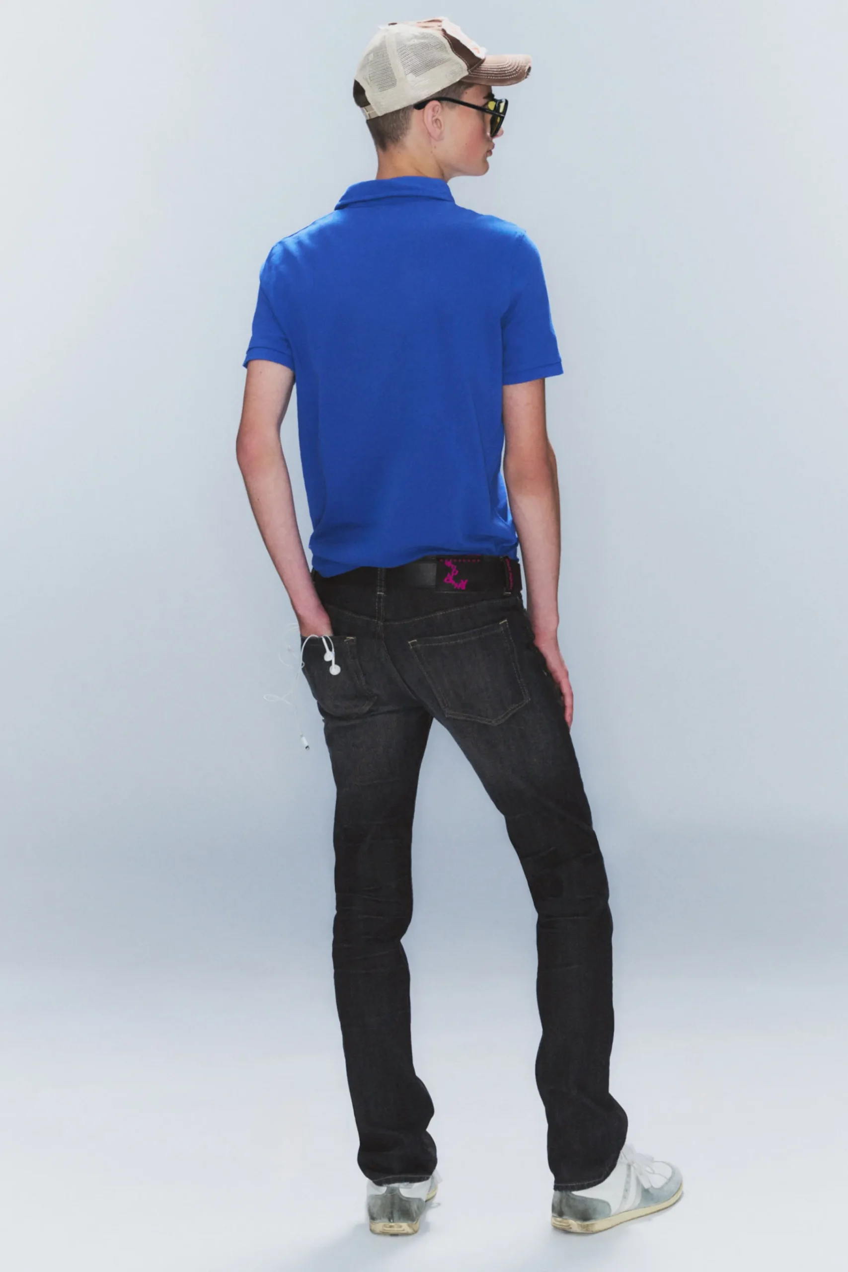 issue_low_waist_slim_tapered_jeans_3-1.webp Weekday Jeans<ISSUE LOW WAIST SLIM TAPERED JEANS
