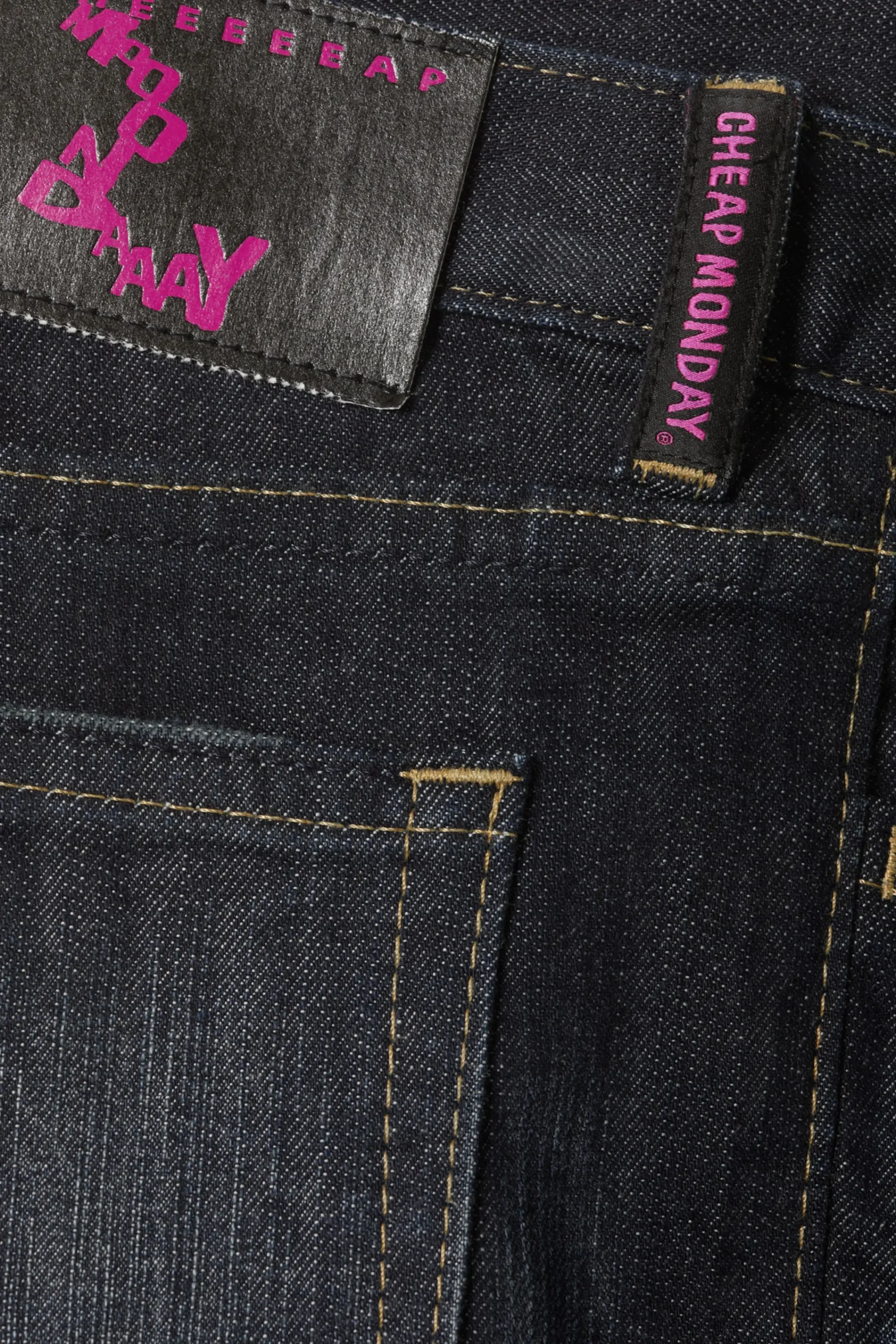 issue_low_waist_slim_tapered_jeans_5-1.webp Weekday Jeans<ISSUE LOW WAIST SLIM TAPERED JEANS