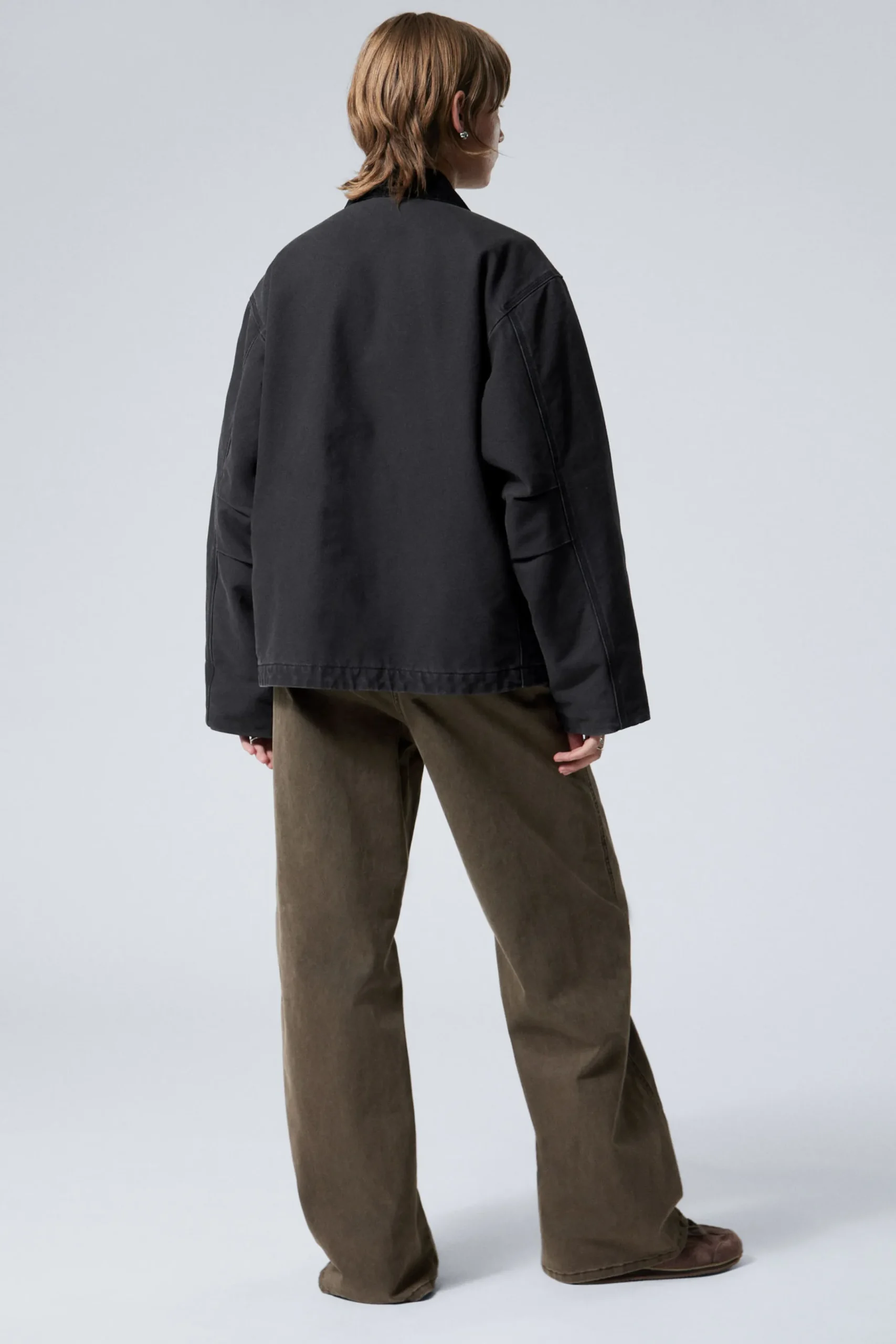 jacka_i_tvttad_denim_3.webp Weekday Jackor & Kappor<JACKA I TVÄTTAD DENIM