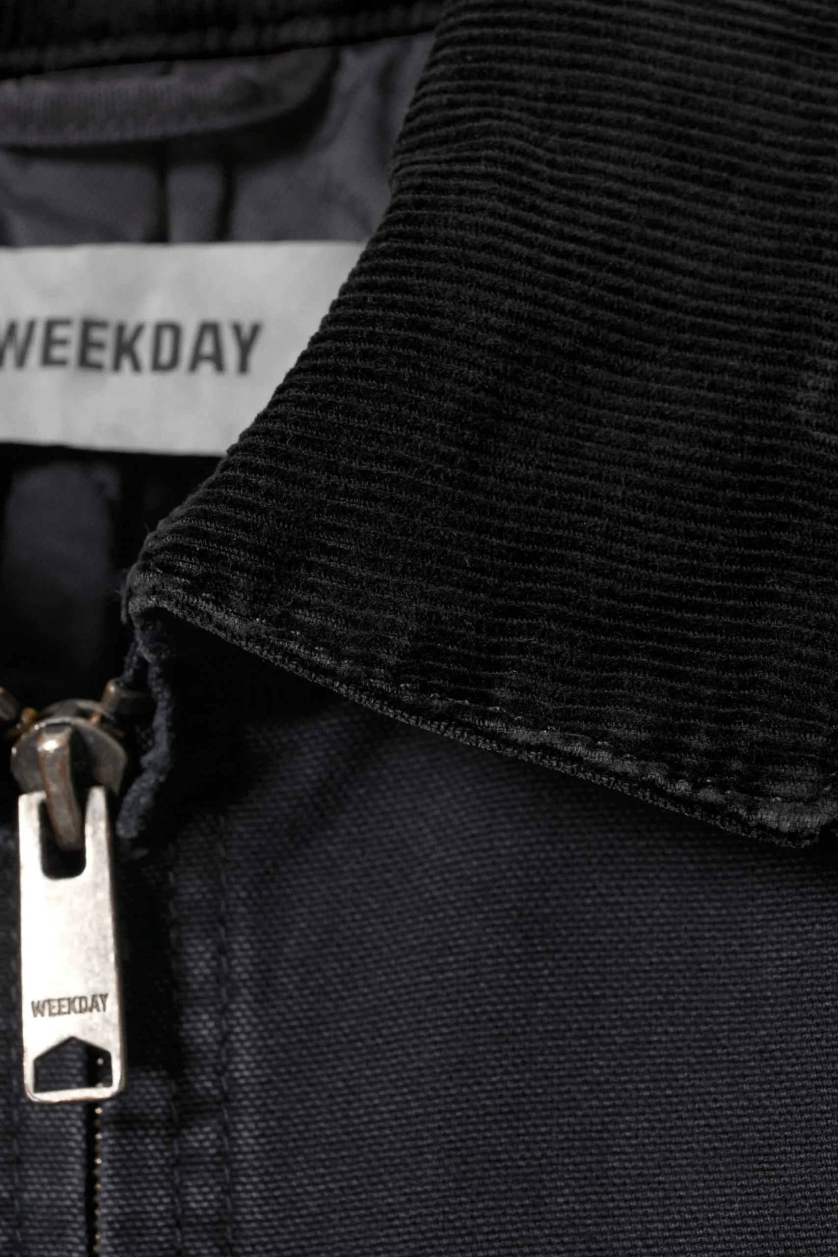 jacka_i_tvttad_denim_4.webp Weekday Jackor & Kappor<JACKA I TVÄTTAD DENIM