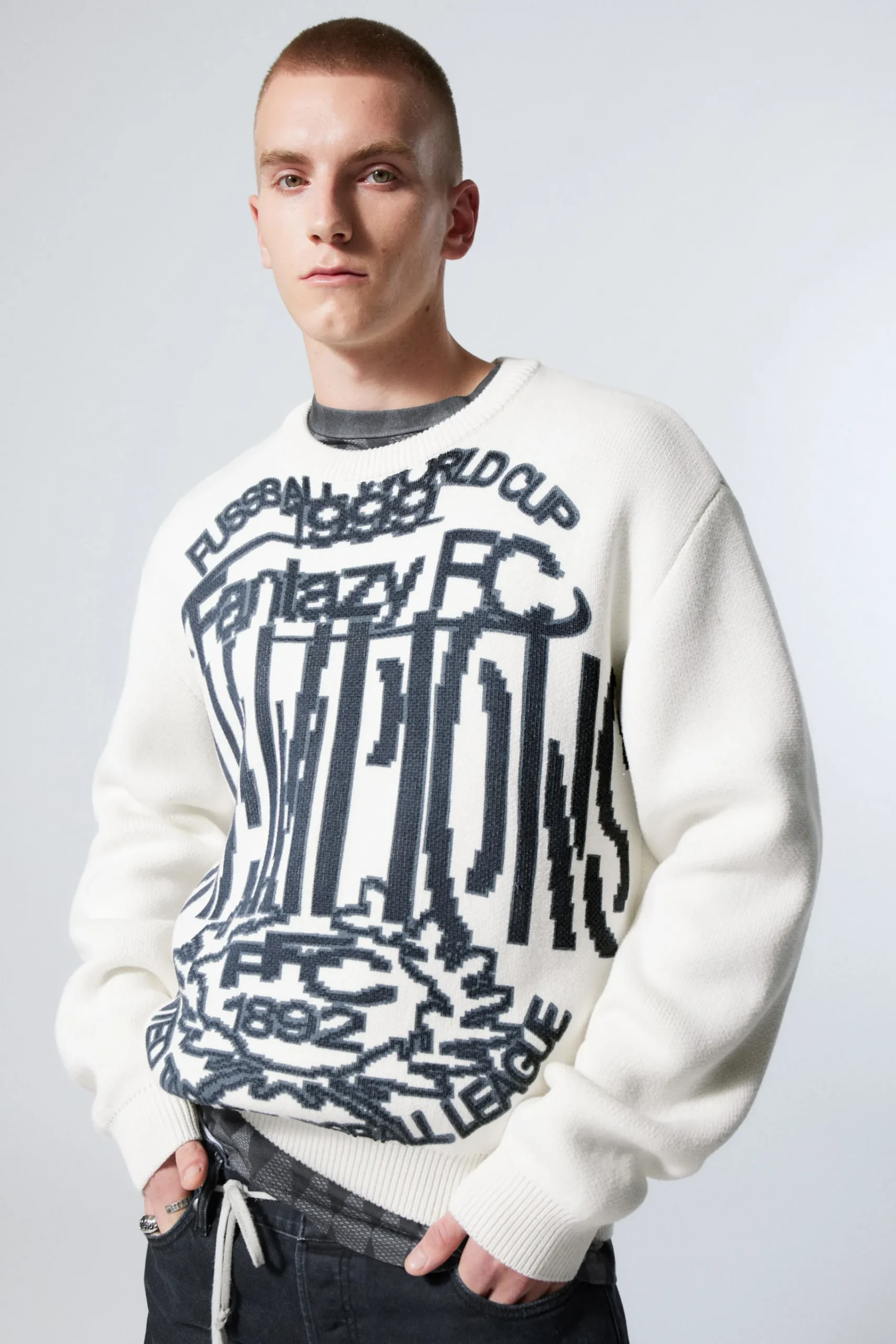 Weekday Graphics | Sweatshirts<JACQUARDSTICKAD GRAFISK TRÖJA