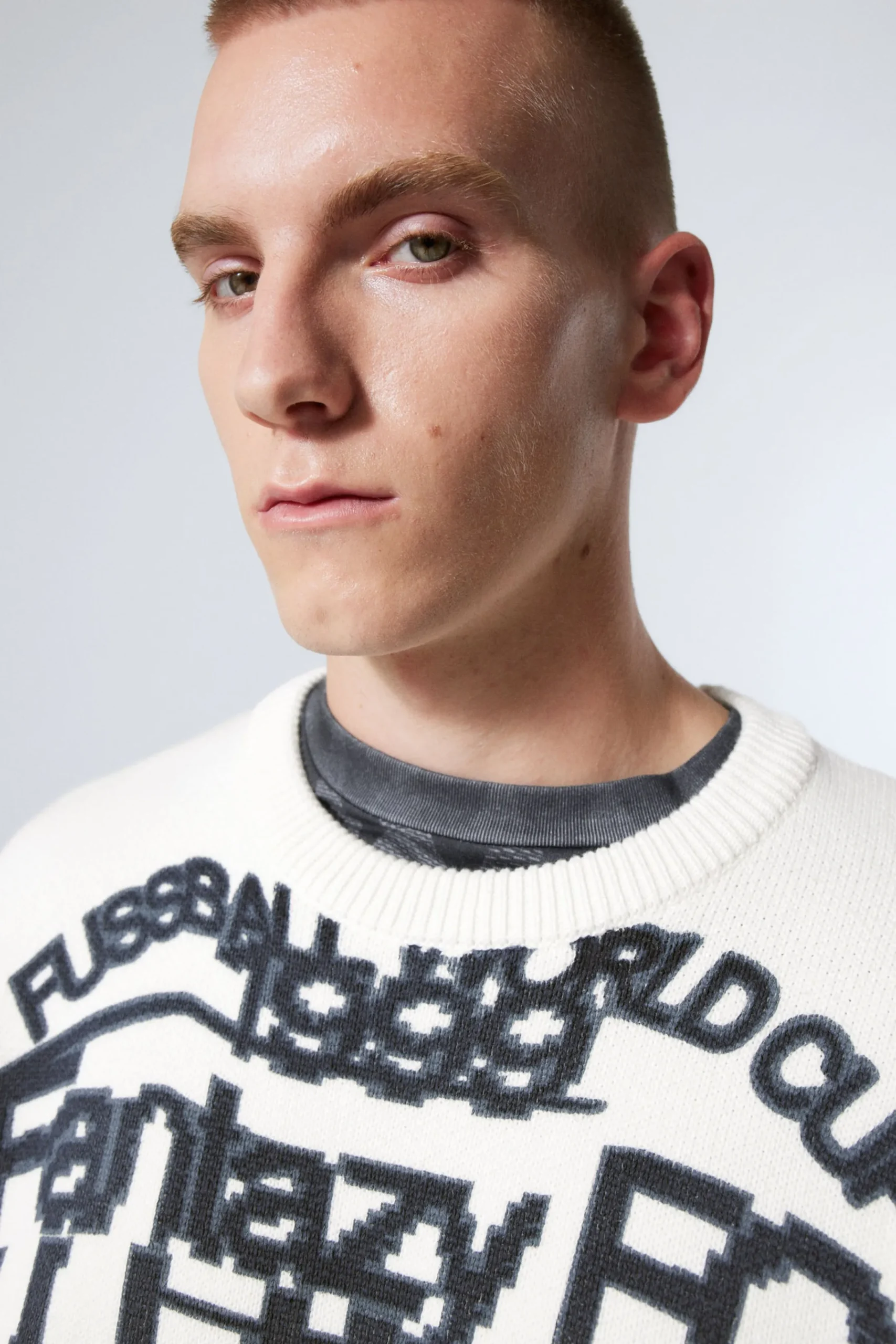 Weekday Graphics | Sweatshirts<JACQUARDSTICKAD GRAFISK TRÖJA