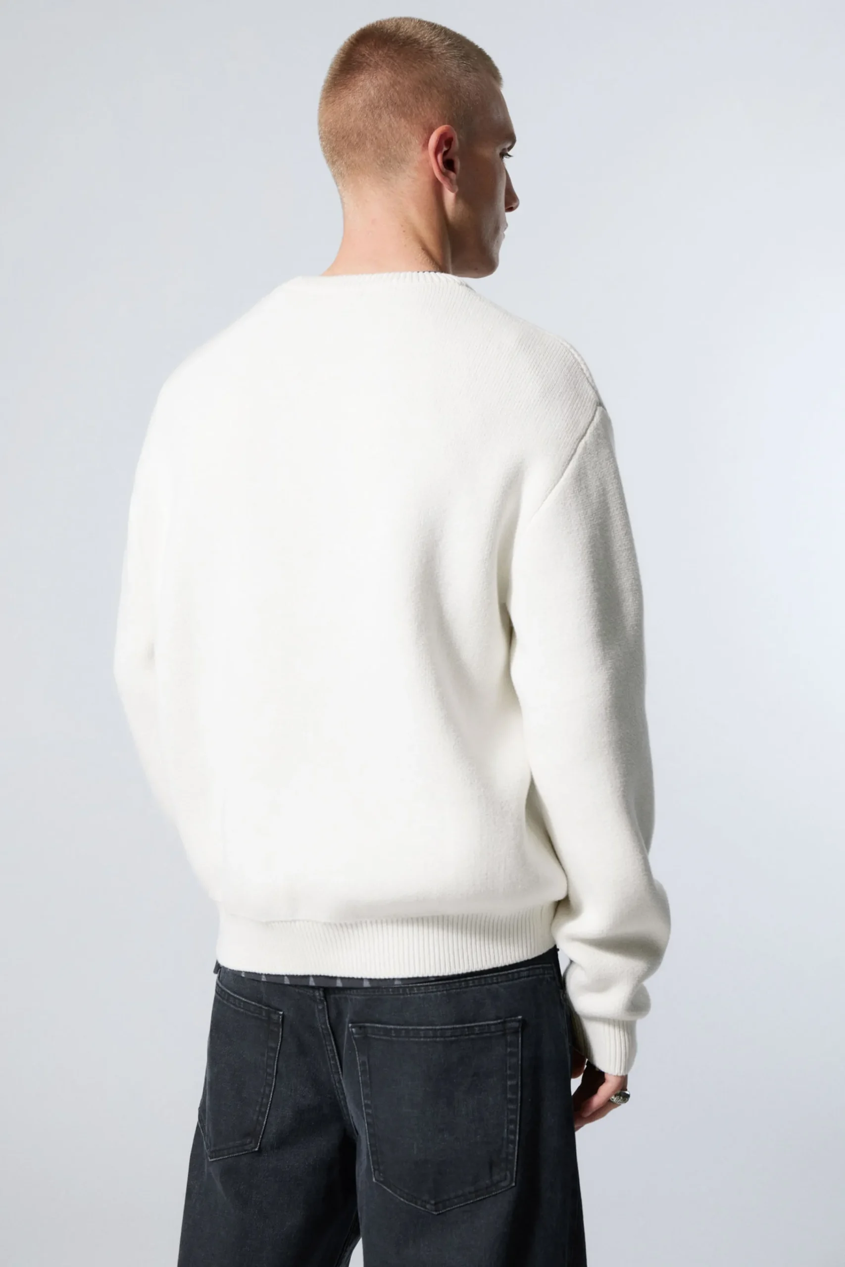 jacquardstickad_grafisk_trja_3-2.webp Weekday Graphics | Sweatshirts<JACQUARDSTICKAD GRAFISK TRÖJA